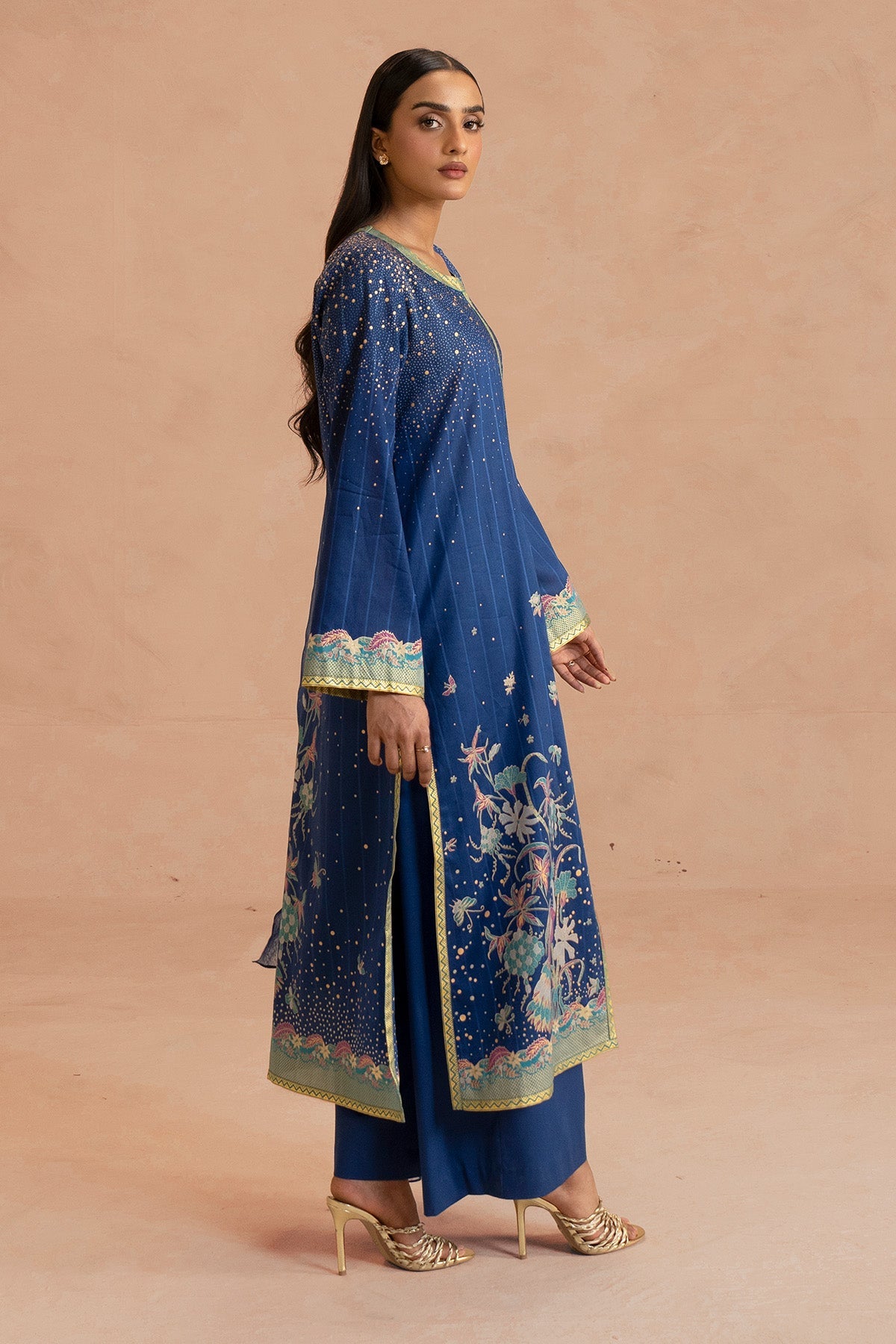 3 Piece - Printed Lawn Suit - MCP1908 - Shop Now at Kayseria