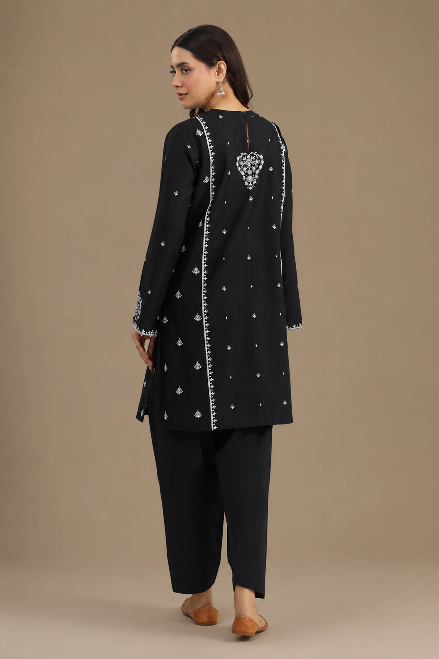 LAWN | EMBROIDERED