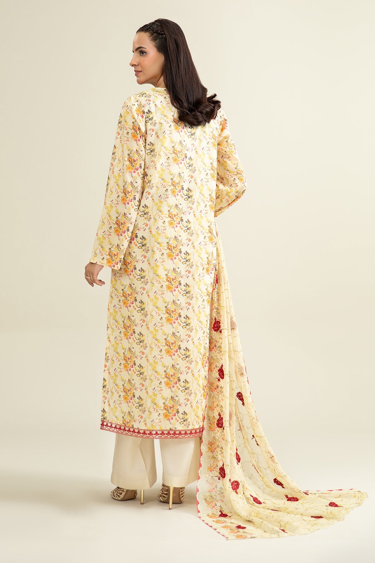 3 Piece - Printed & Embroidered Lawn Suit - E1913 - Shop Now at Kayseria