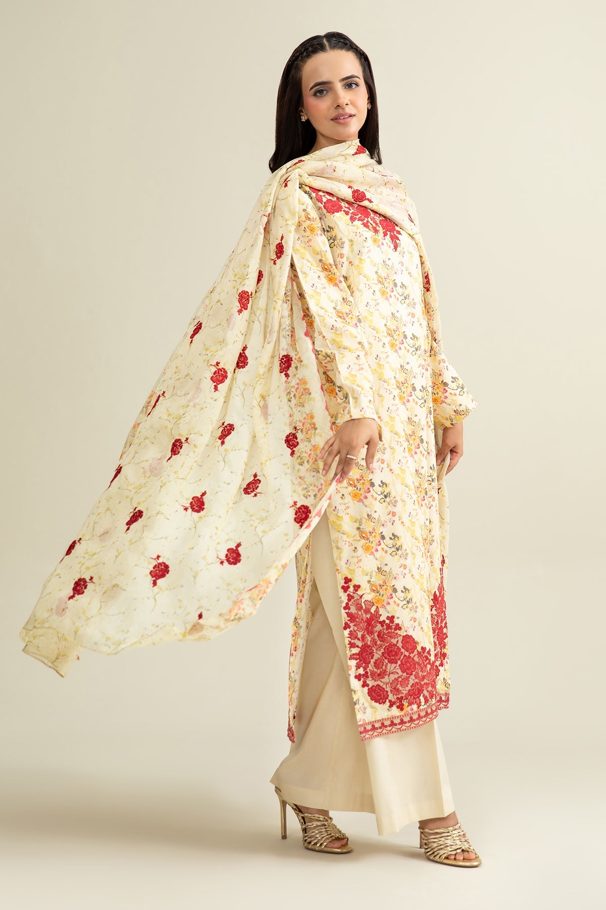 3 Piece - Printed & Embroidered Lawn Suit - E1913 - Shop Now at Kayseria