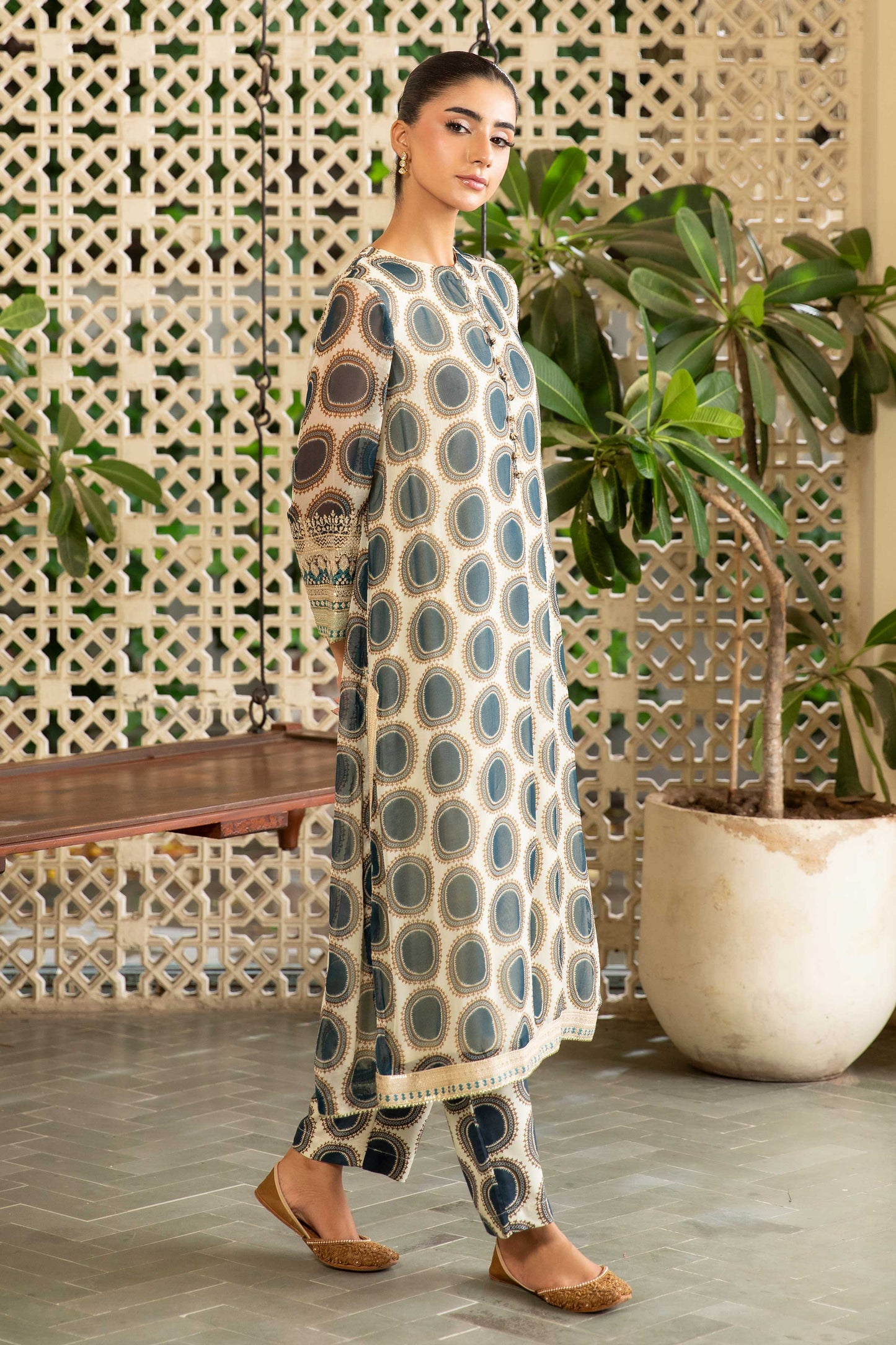 CHIFFON | EMBROIDERED