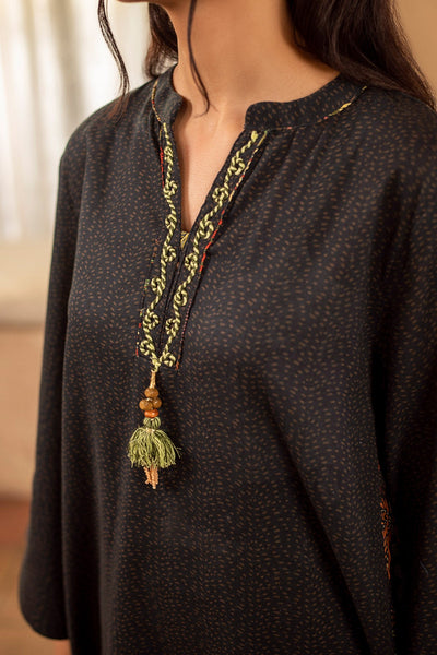 2 Piece - Printed & Embellished Khaddar Suit - KPW25-P3809 - Shop Now at Kayseria