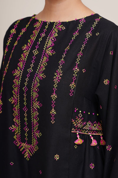 2 Piece - Embroidered Khaddar Suit - C6354 - Shop Now at Kayseria