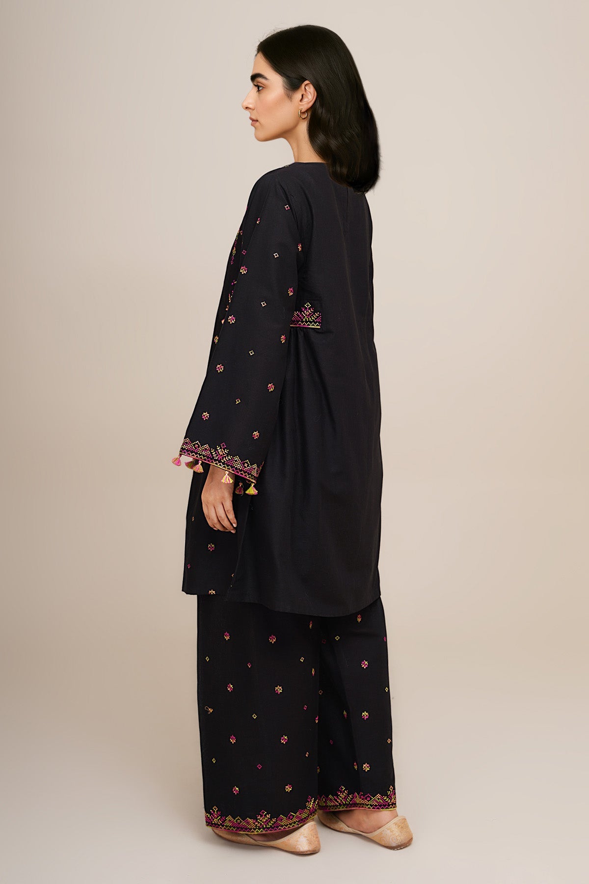 2 Piece - Embroidered Khaddar Suit - C6354 - Shop Now at Kayseria