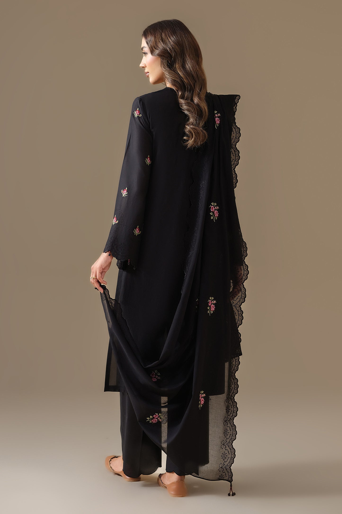 LAWN | EMBROIDERED