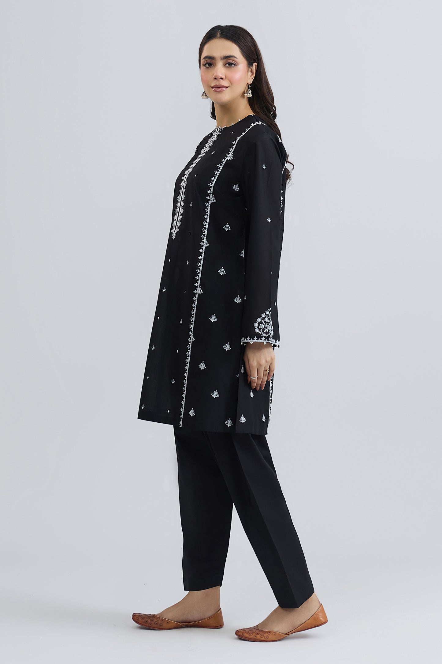 LAWN | EMBROIDERED