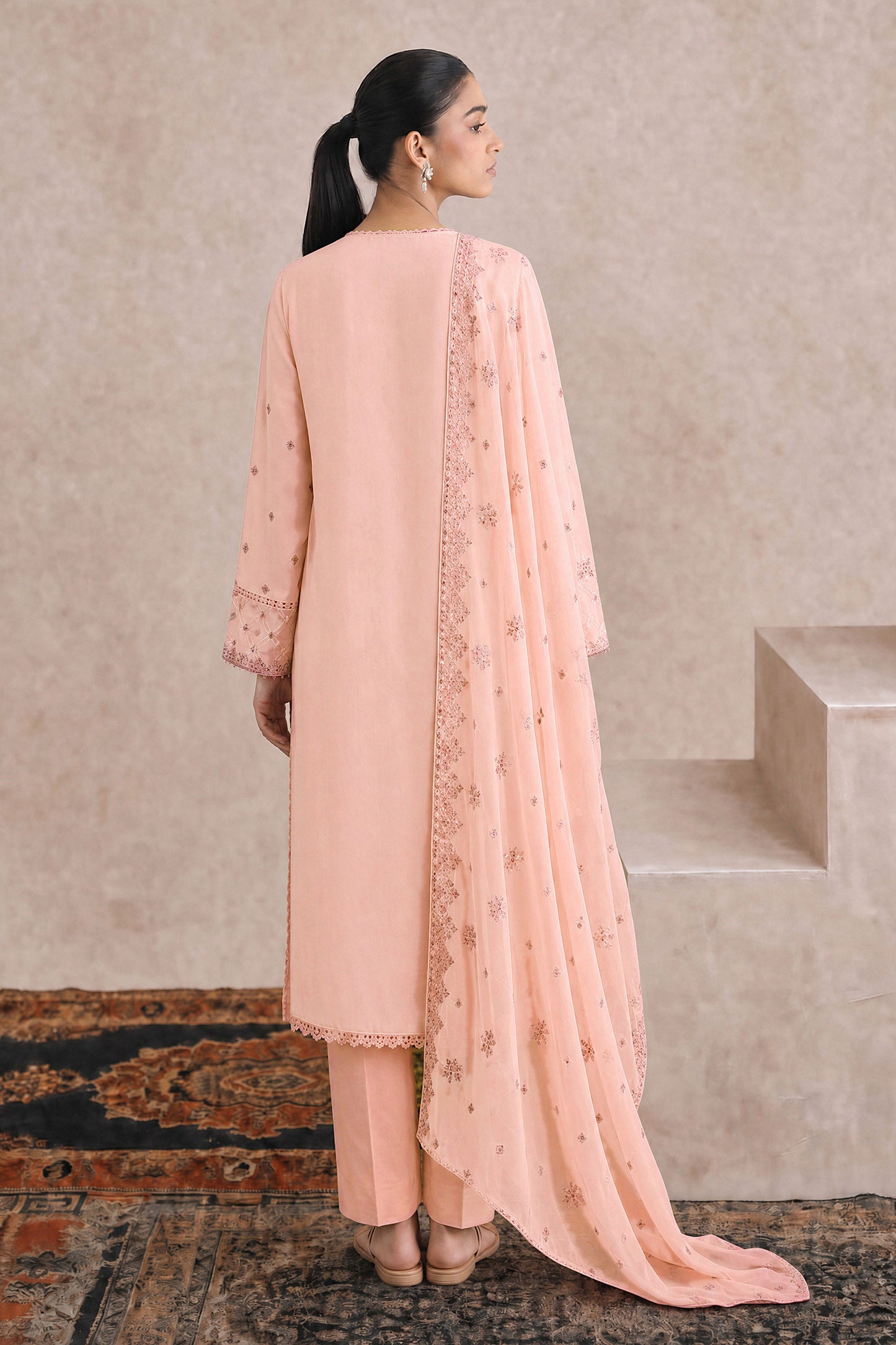 LAWN | EMBROIDERED