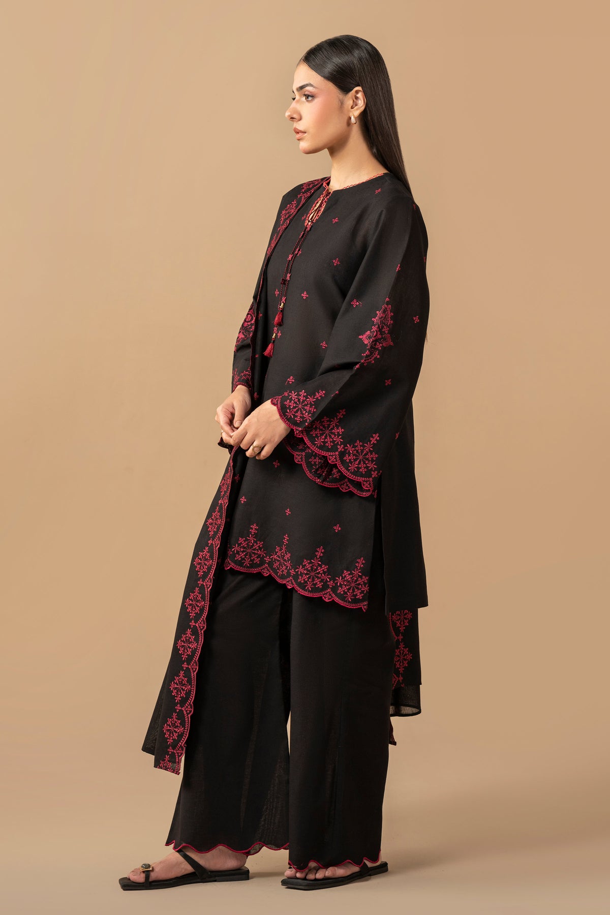 KHADDAR | EMBROIDERED