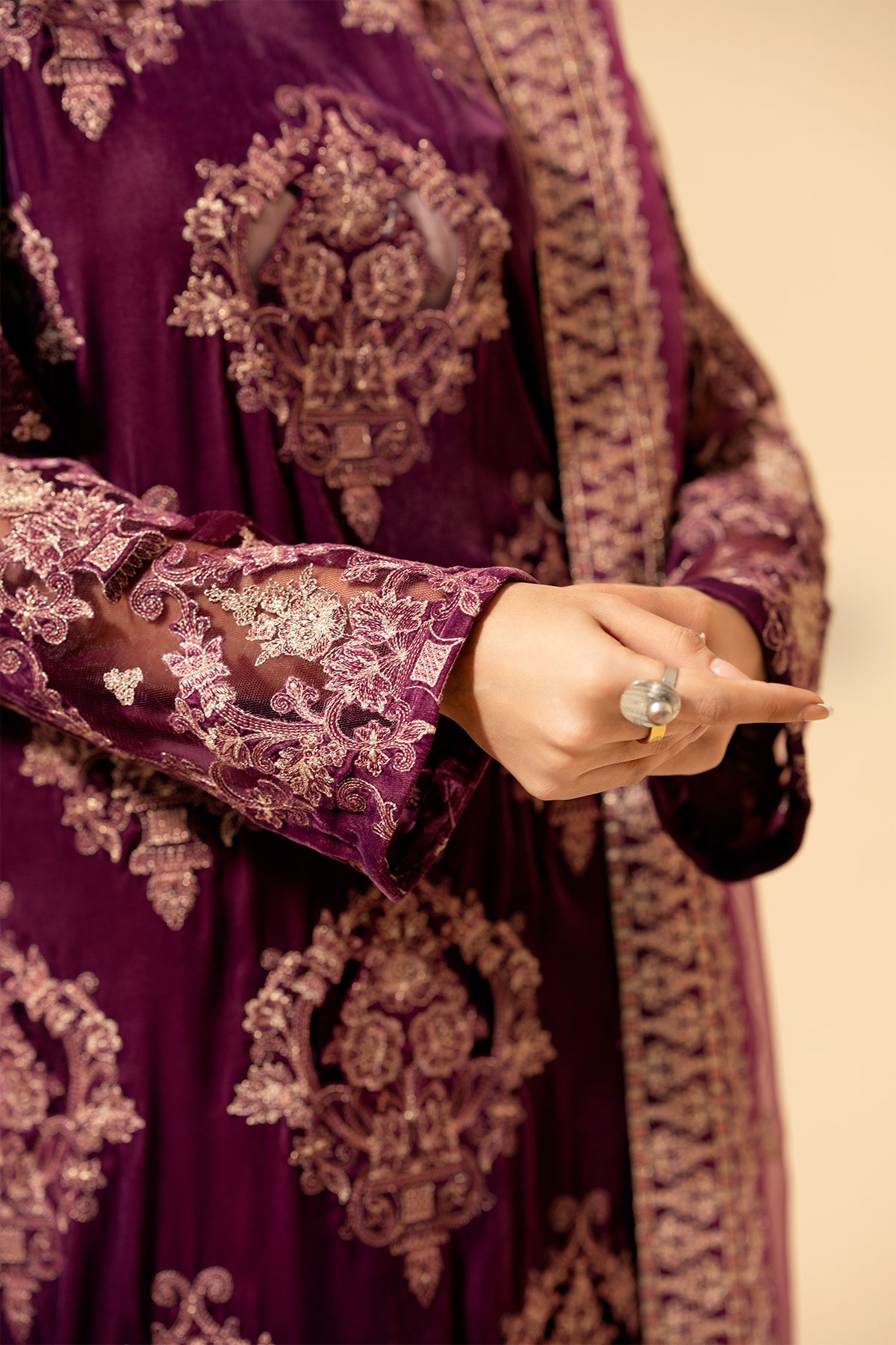 3 Piece - Embroidered Velvet Suit - E1469 - Shop Now at Kayseria