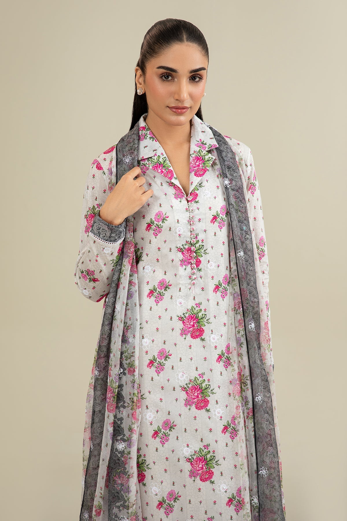 3 Piece - Printed & Embroidered Lawn Suit - E1690 - Shop Now at Kayseria