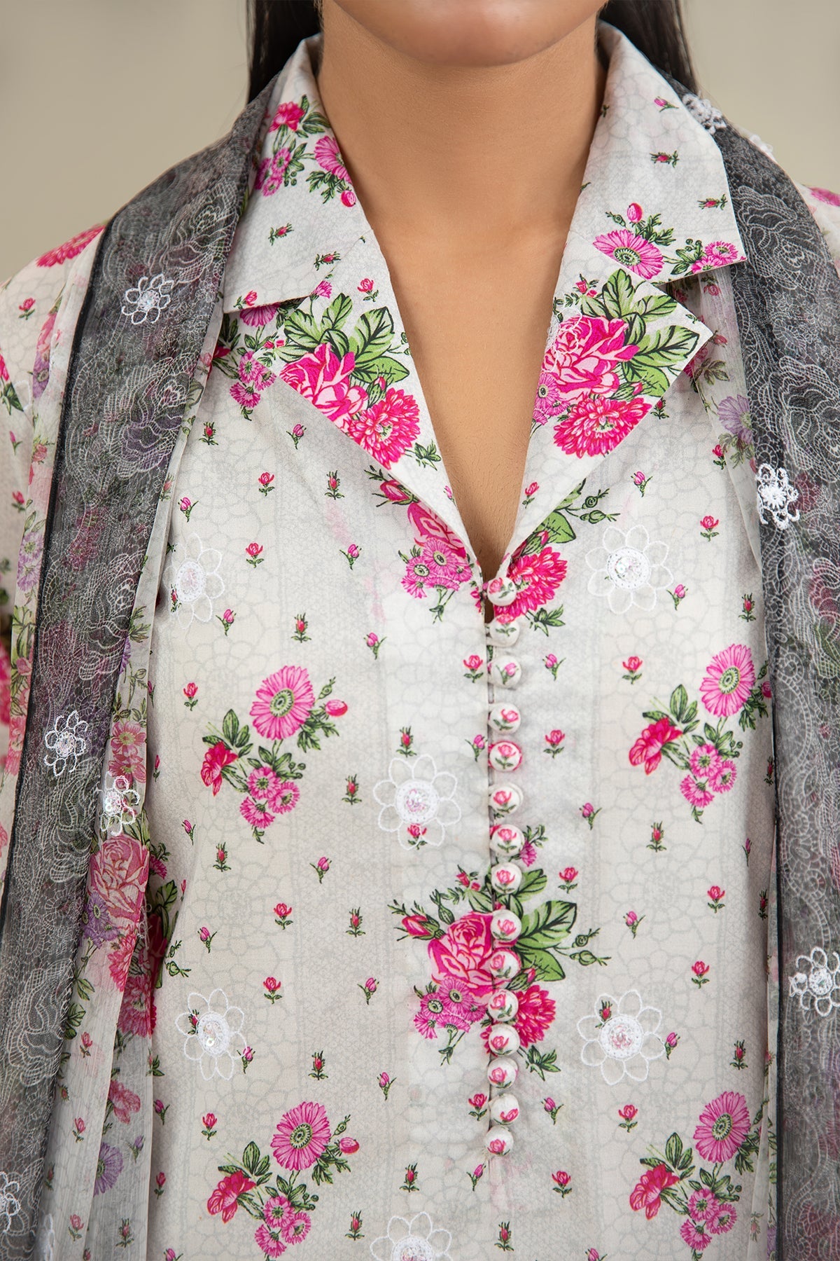 3 Piece - Printed & Embroidered Lawn Suit - E1690 - Shop Now at Kayseria