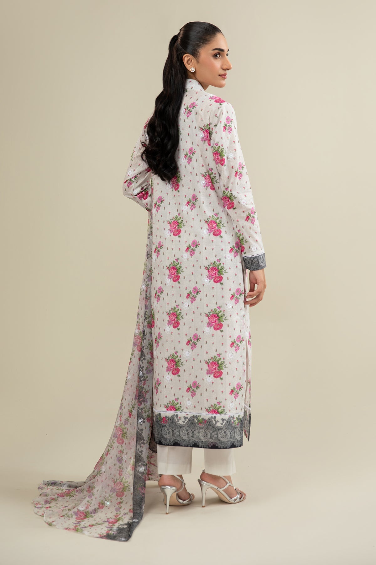 3 Piece - Printed & Embroidered Lawn Suit - E1690 - Shop Now at Kayseria