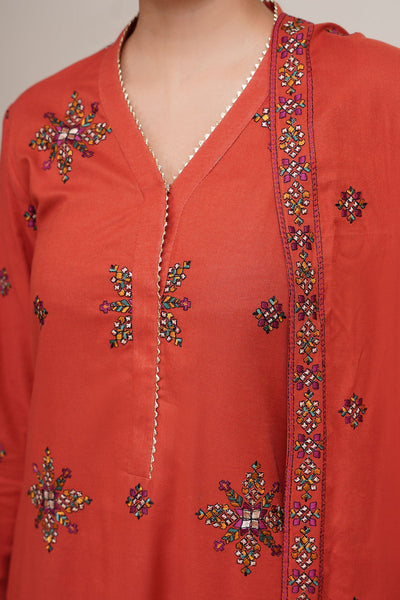 3 Piece - Embroidered Khaddar Suit - E1753 - Shop Now at Kayseria