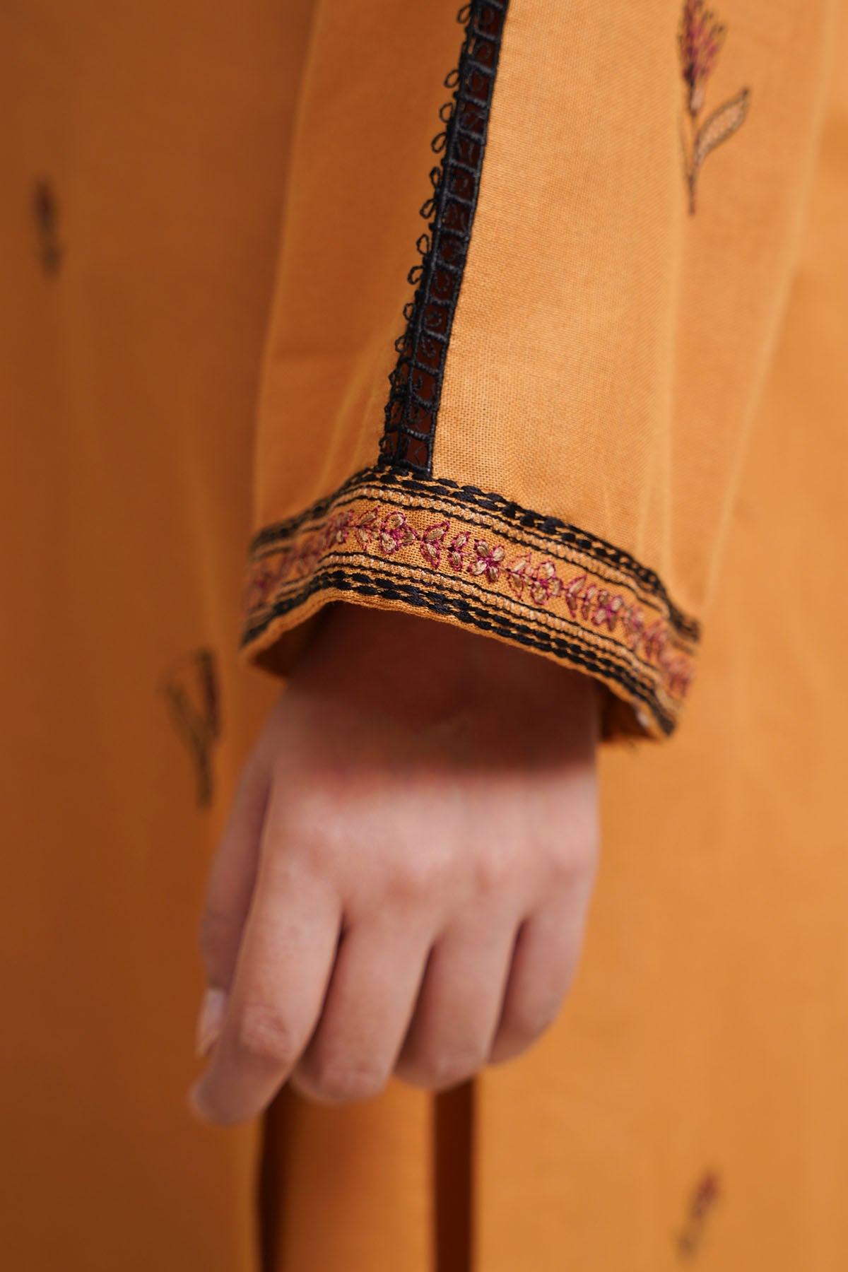 3 Piece - Embroidered Khaddar Suit - E1759 - Shop Now at Kayseria
