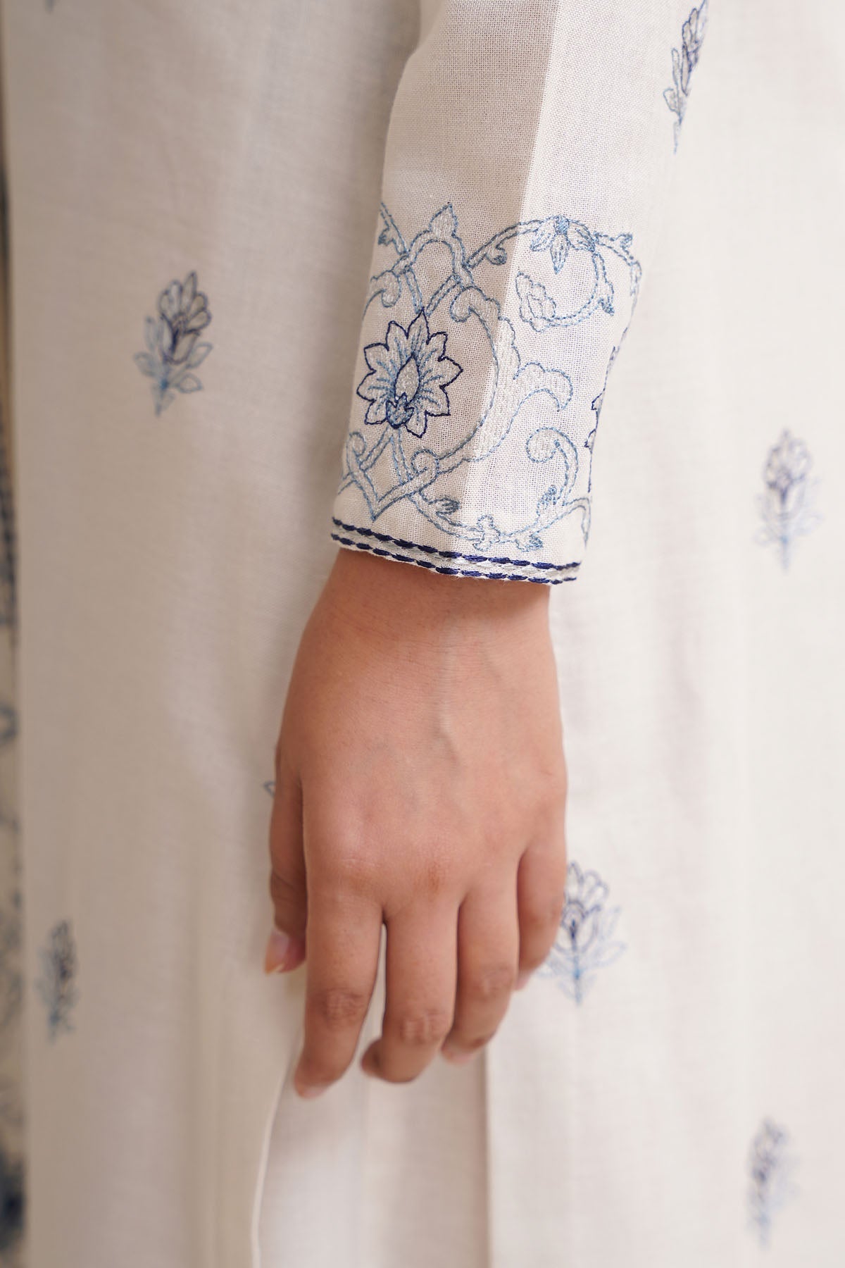 3 Piece - Embroidered Khaddar Suit - E1762 - Shop Now at Kayseria