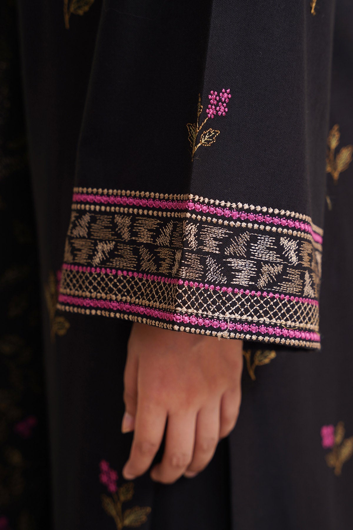3 Piece - Embroidered Khaddar Suit - E1765 - Shop Now at Kayseria