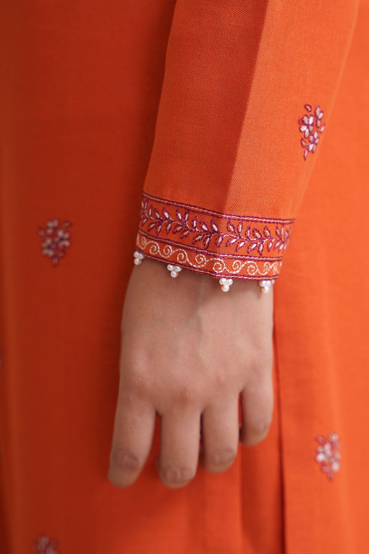 3 Piece - Embroidered Khaddar Suit - E1804 - Shop Now at Kayseria