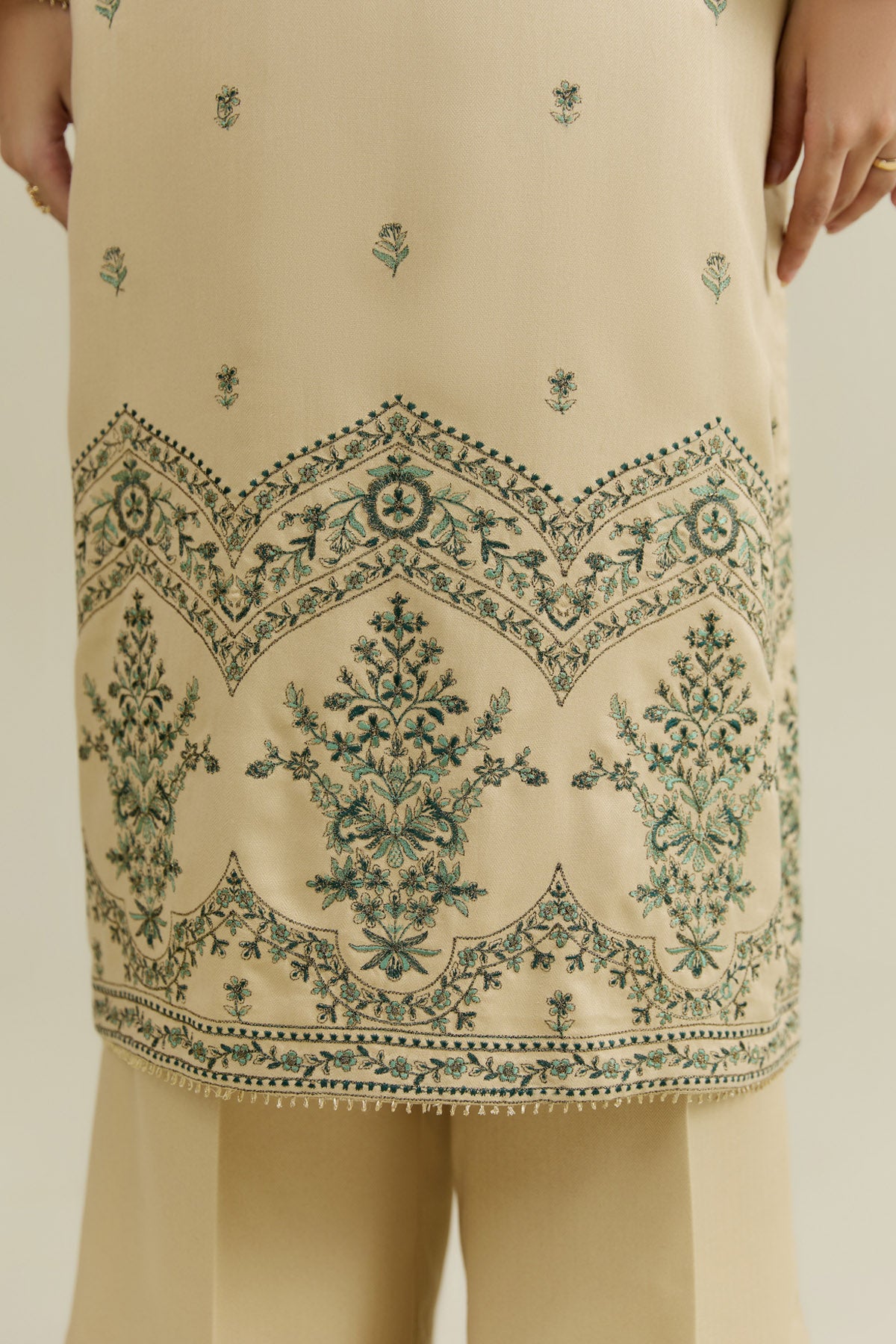 VISCOSE WOOL | EMBROIDERED