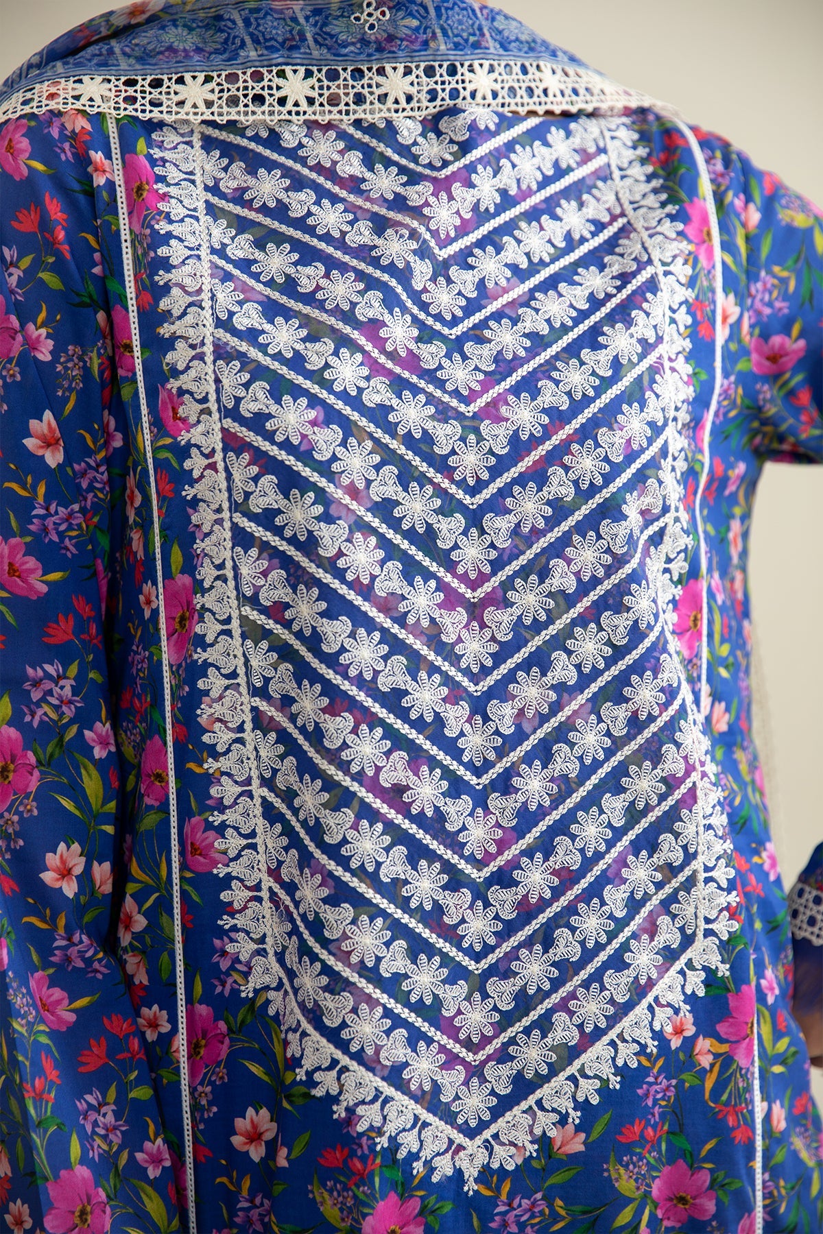 3 Piece - Printed & Embroidered Lawn Suit - E1915 - Shop Now at Kayseria