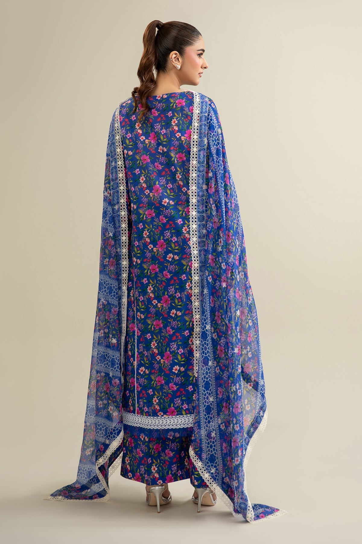 3 Piece - Printed & Embroidered Lawn Suit - E1915 - Shop Now at Kayseria