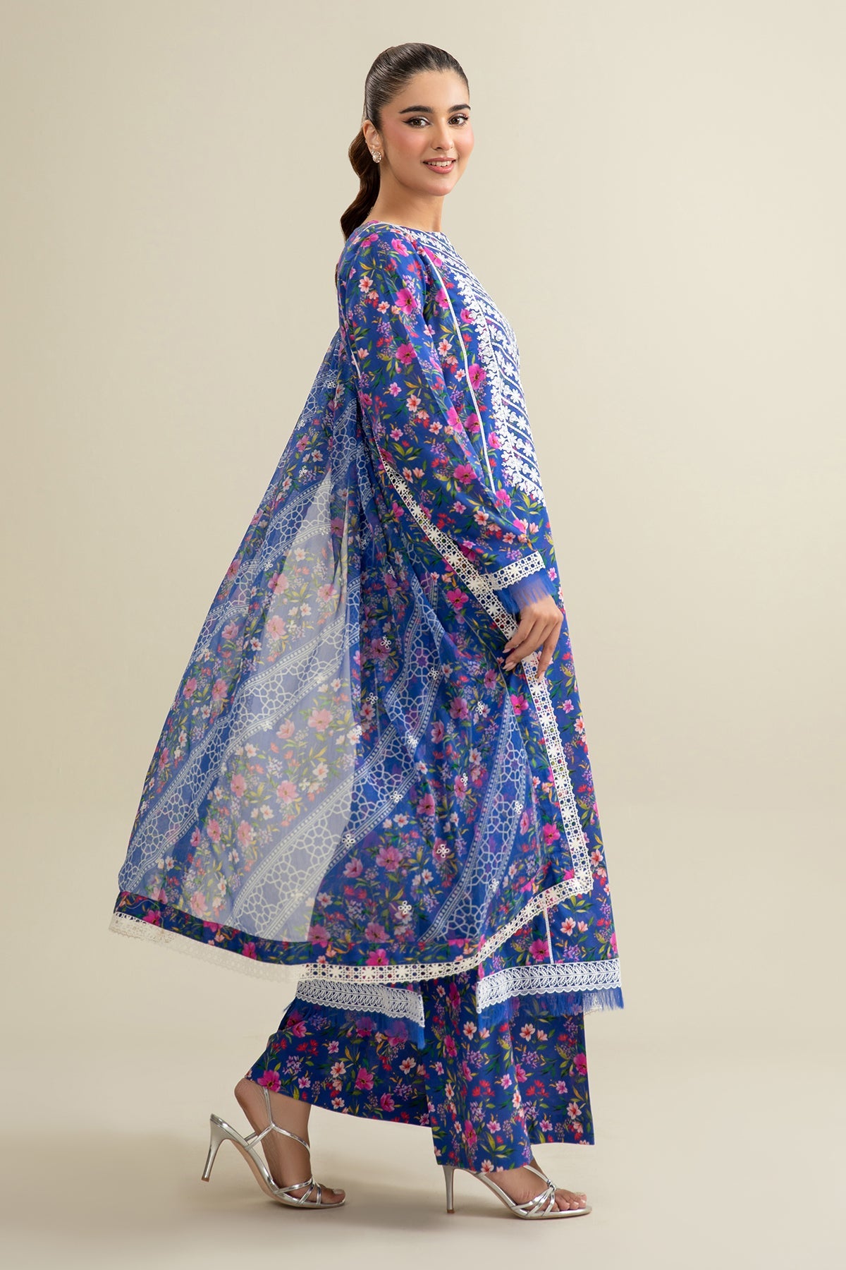 3 Piece - Printed & Embroidered Lawn Suit - E1915 - Shop Now at Kayseria
