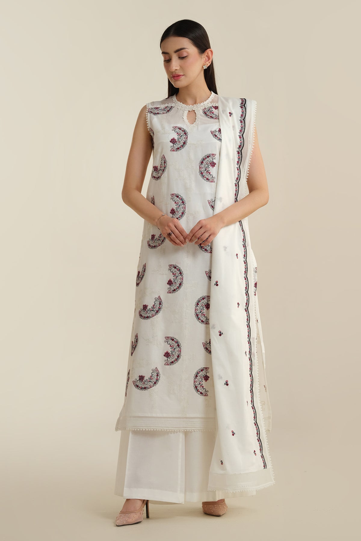 3 Piece - Embroidered Cotton Lawn Suit - E1925 - Shop Now at Kayseria