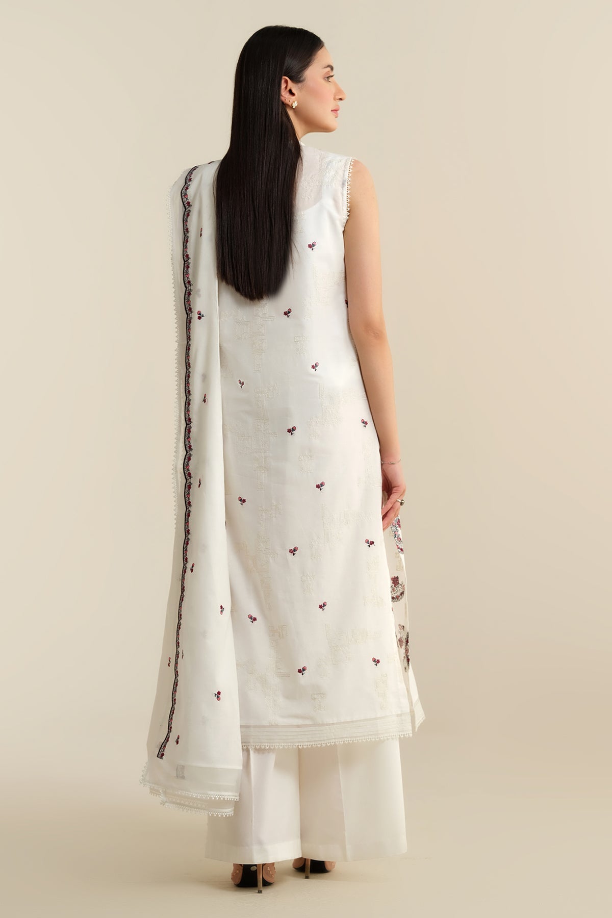 3 Piece - Embroidered Cotton Lawn Suit - E1925 - Shop Now at Kayseria