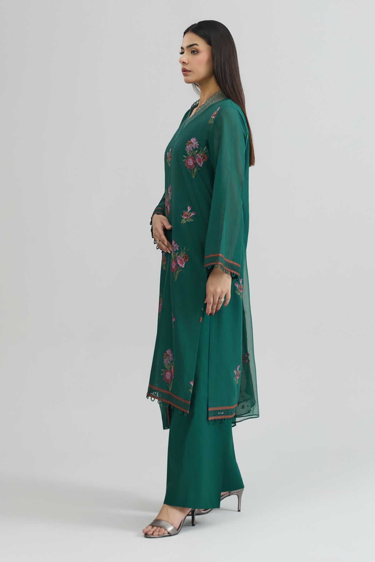 E2013 - Shop Now at Kayseria