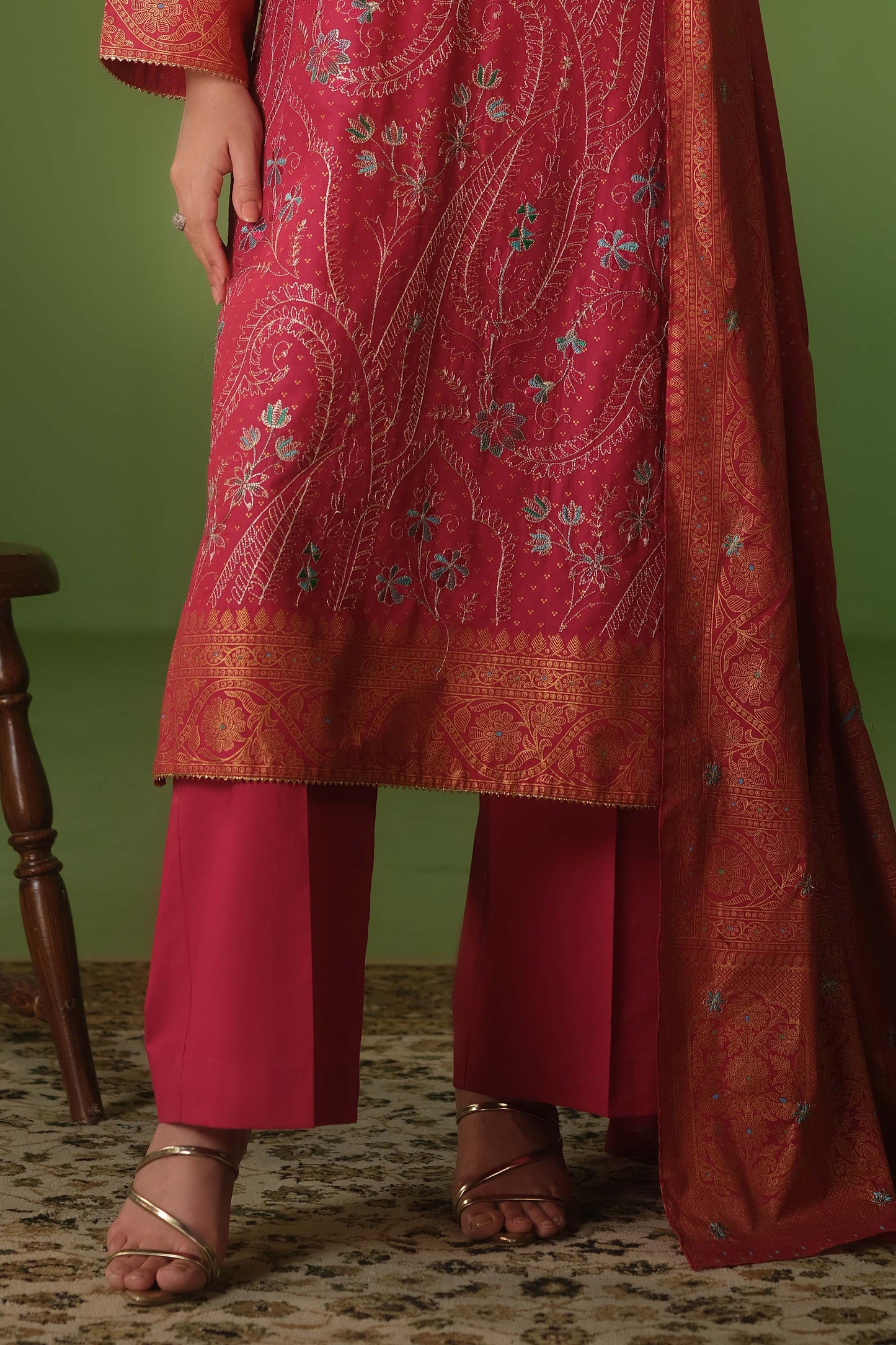LAWN | EMBROIDERED