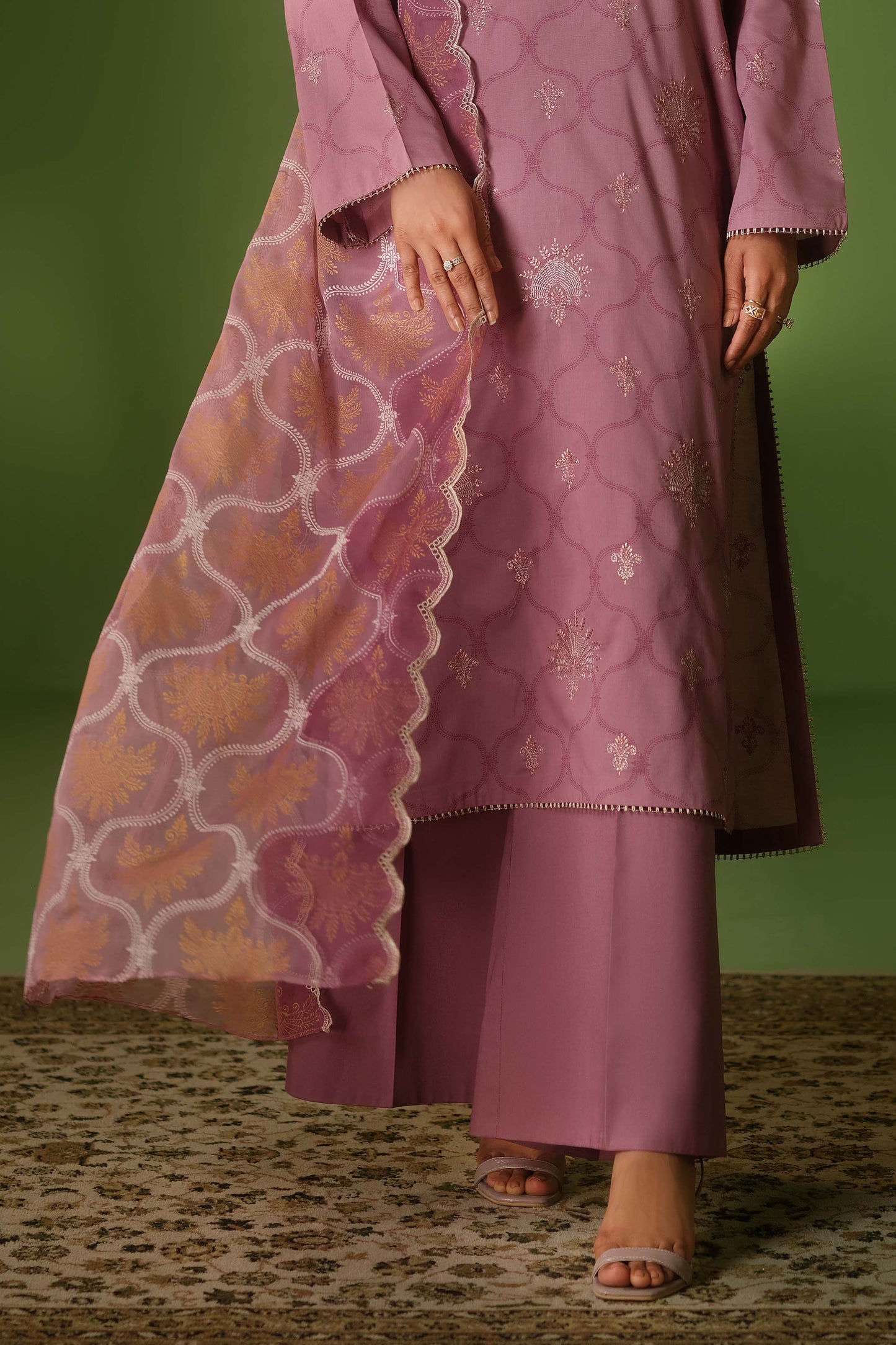 LAWN | EMBROIDERED