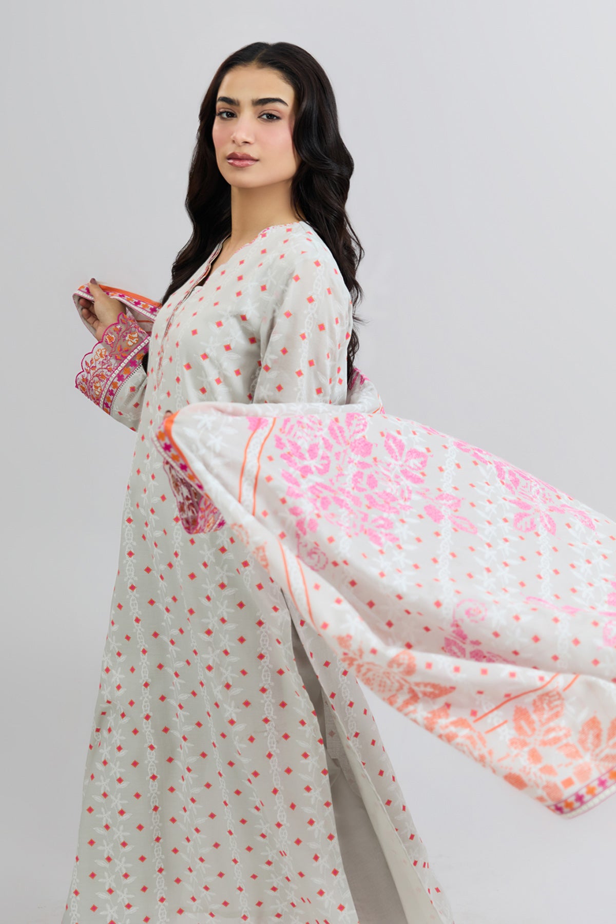 DHAKA MALMAL | EMBROIDERED - Shop Now at Kayseria