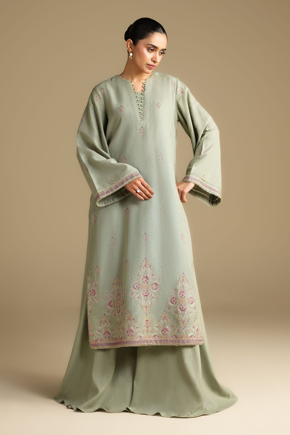 LINEN | EMBROIDERED