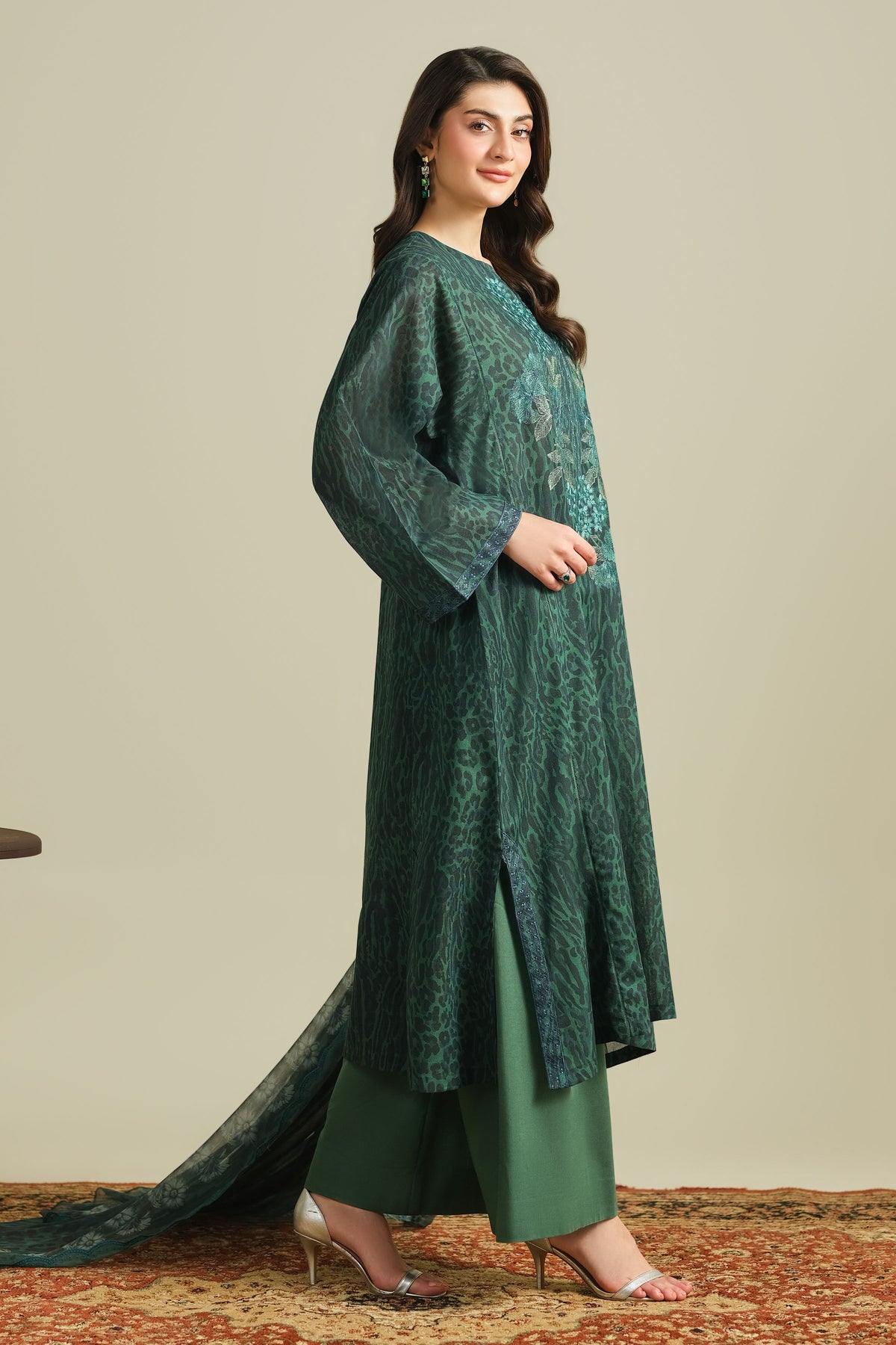 KHADDAR | EMBROIDERED