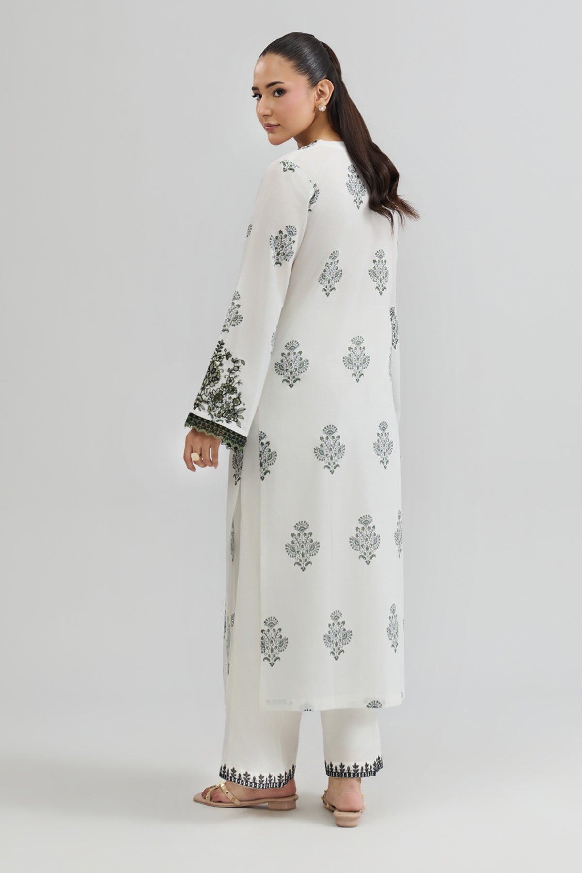 LAWN | EMBROIDERED - Shop Now at Kayseria