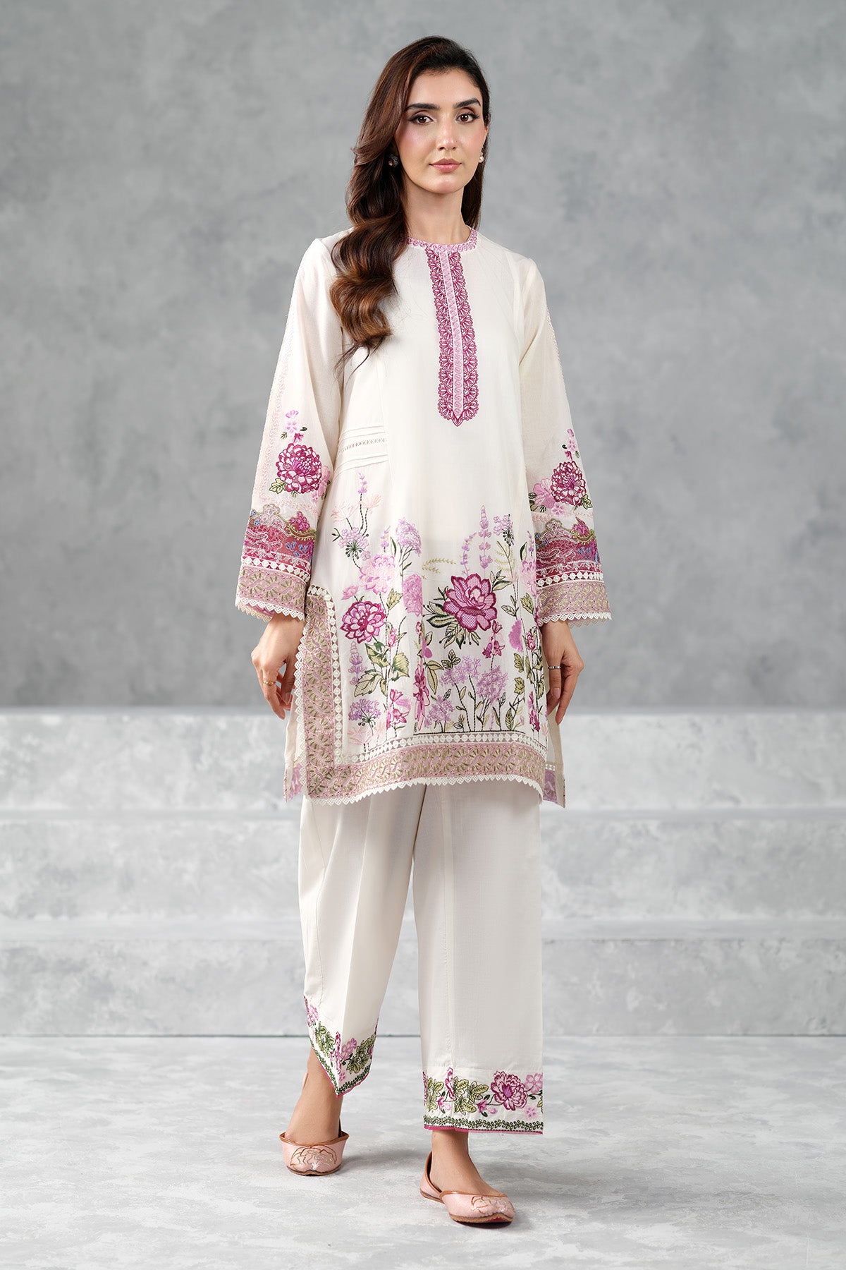 LAWN | EMBROIDERED