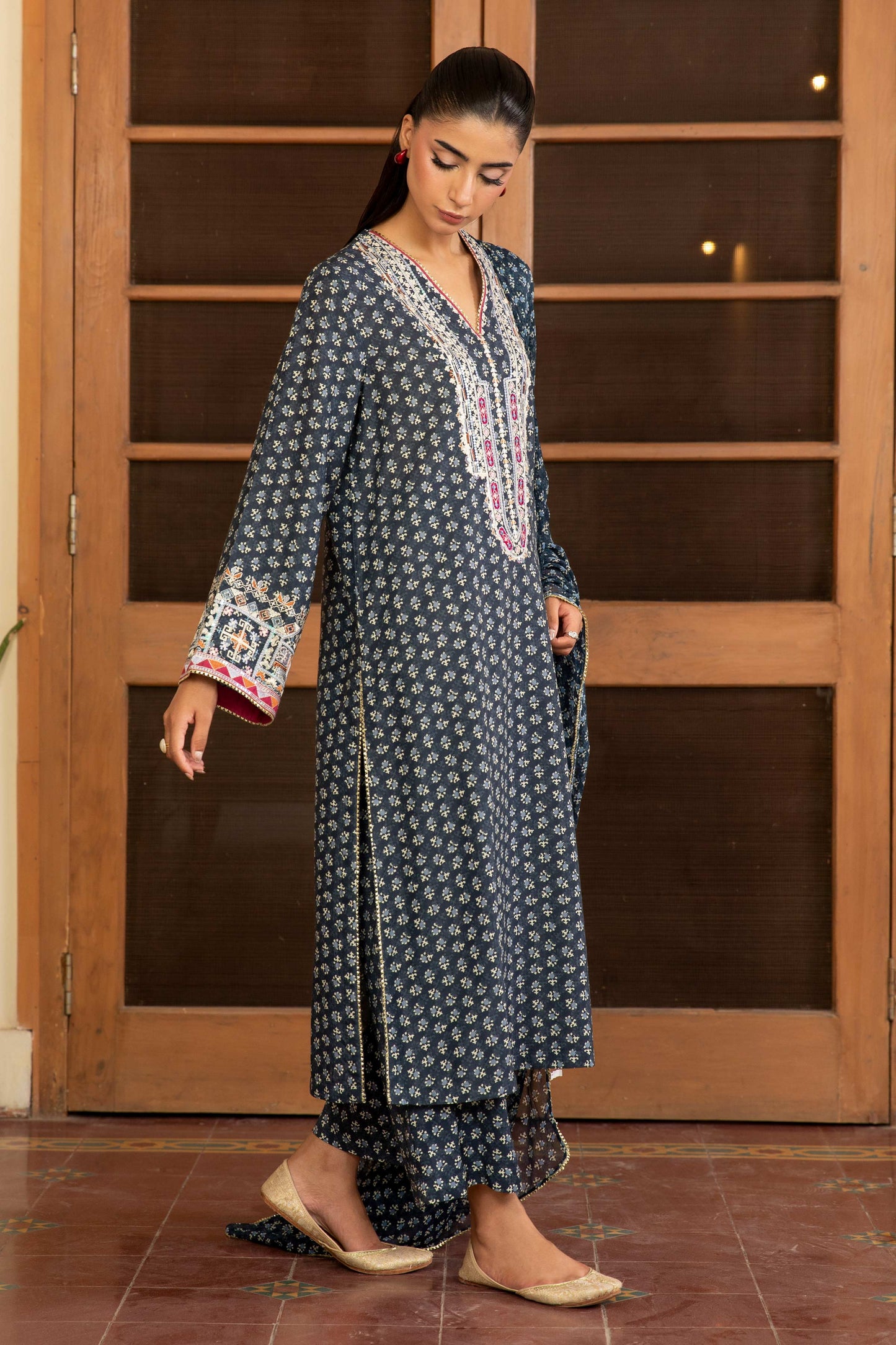 RAW SILK | EMBROIDERED