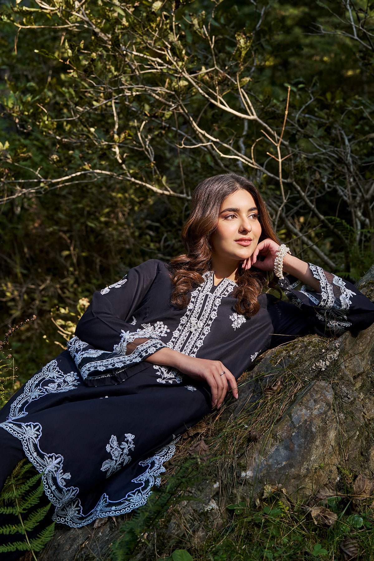 2 Piece - Embroidered Linen Suit - KPW25-P3692