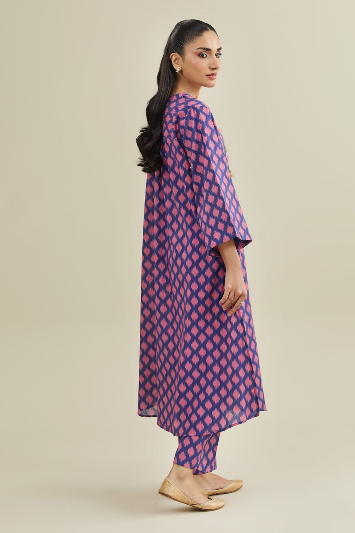 2 Piece - Printed Khaddar Suit - KPW25-P3732 - Shop Now at Kayseria