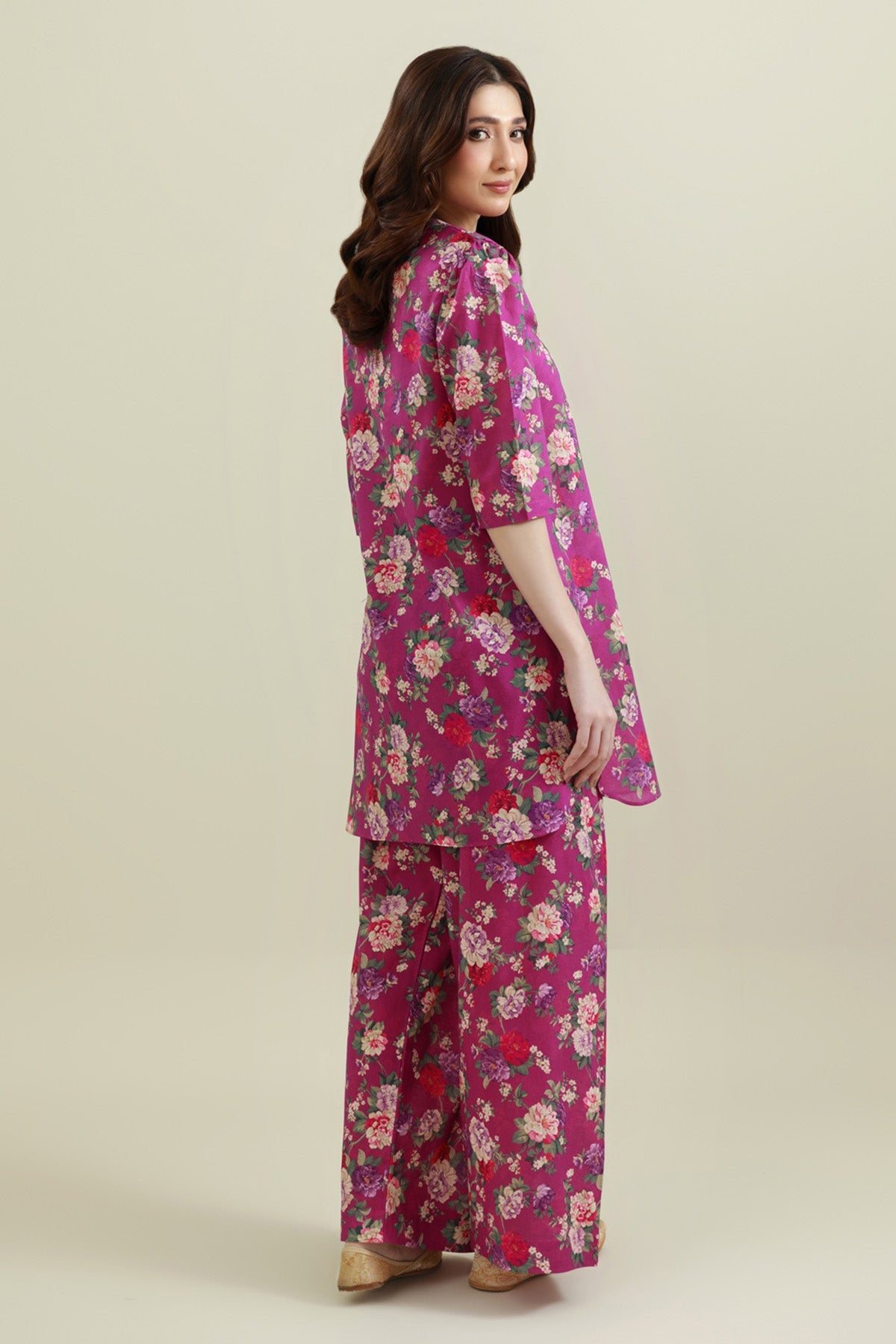 2 Piece - Printed & Embellished Khaddar Suit - KPW25-P3748 - Shop Now at Kayseria