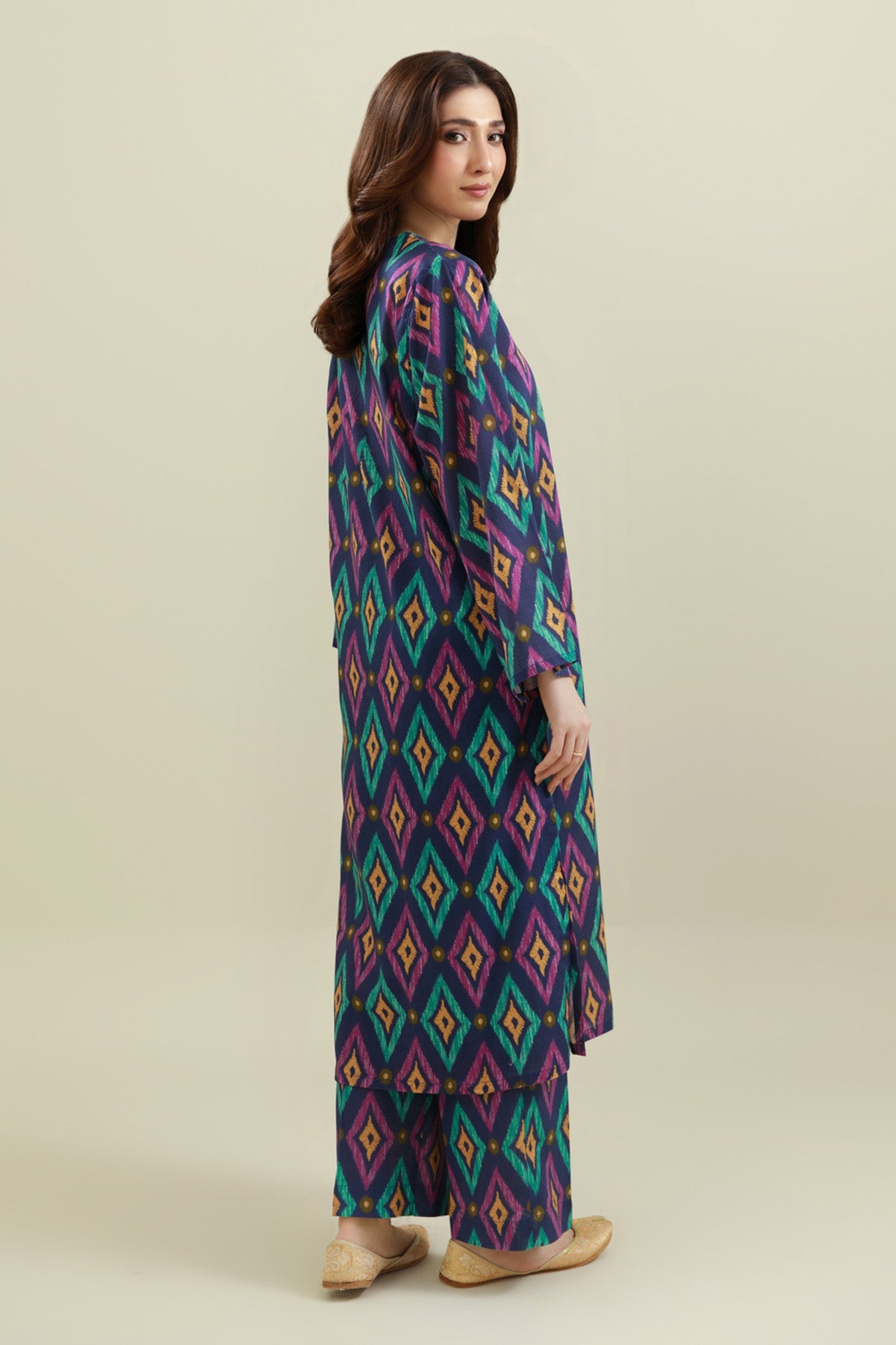 2 Piece - Printed Khaddar Suit - KPW25-P3751 - Shop Now at Kayseria