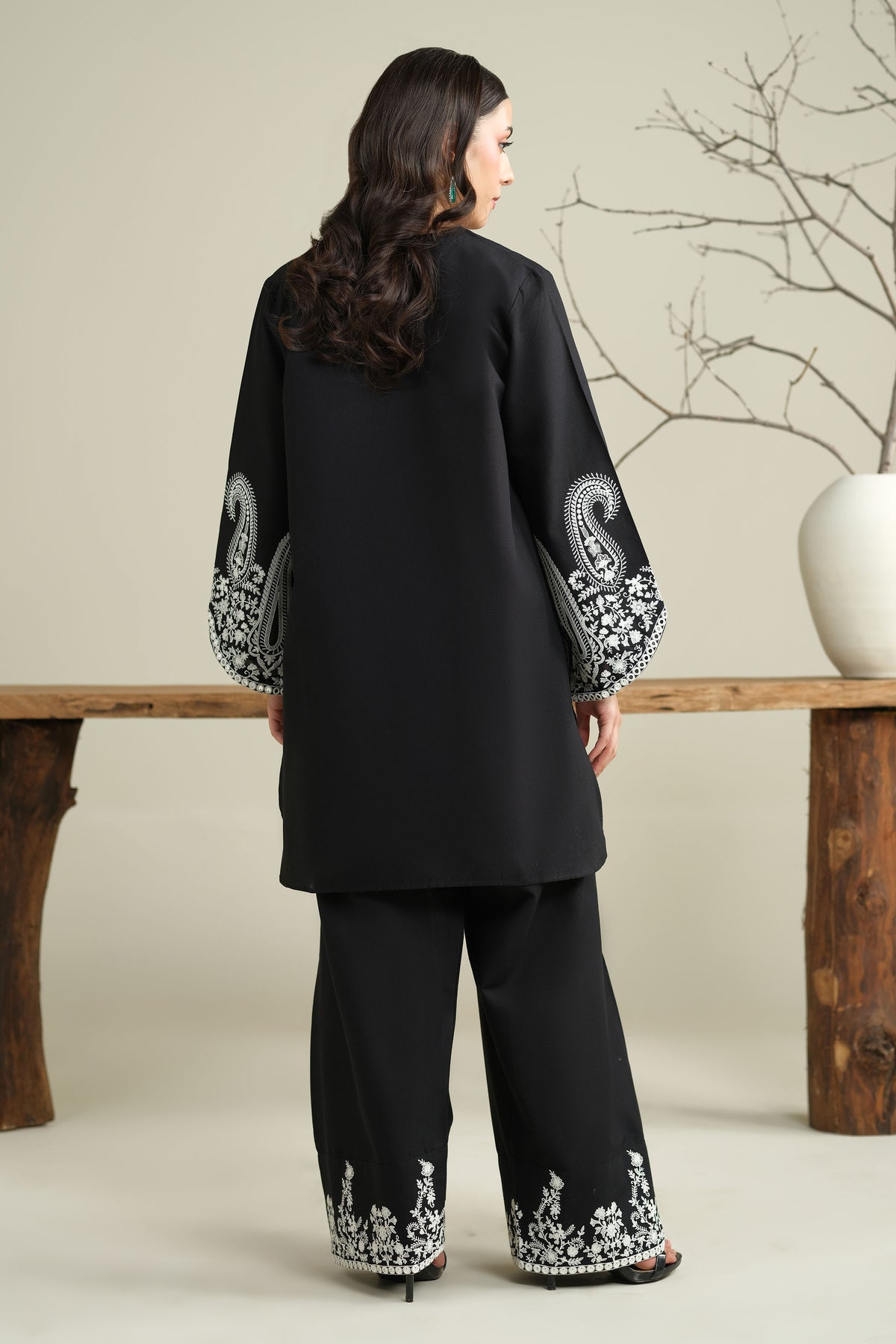 KHADDAR | EMBROIDERED