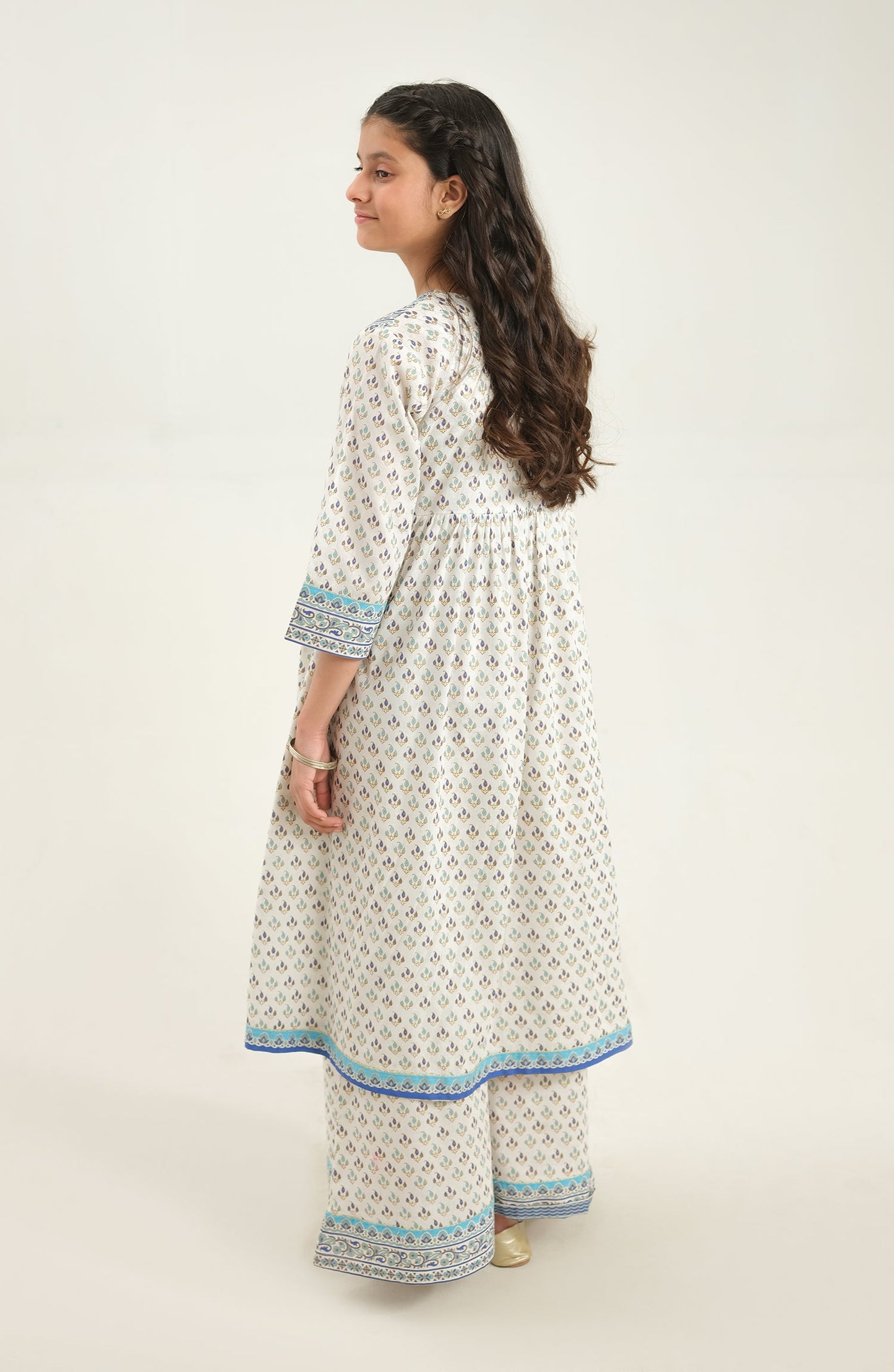 Girl Noor Bano 2 Piece Suit