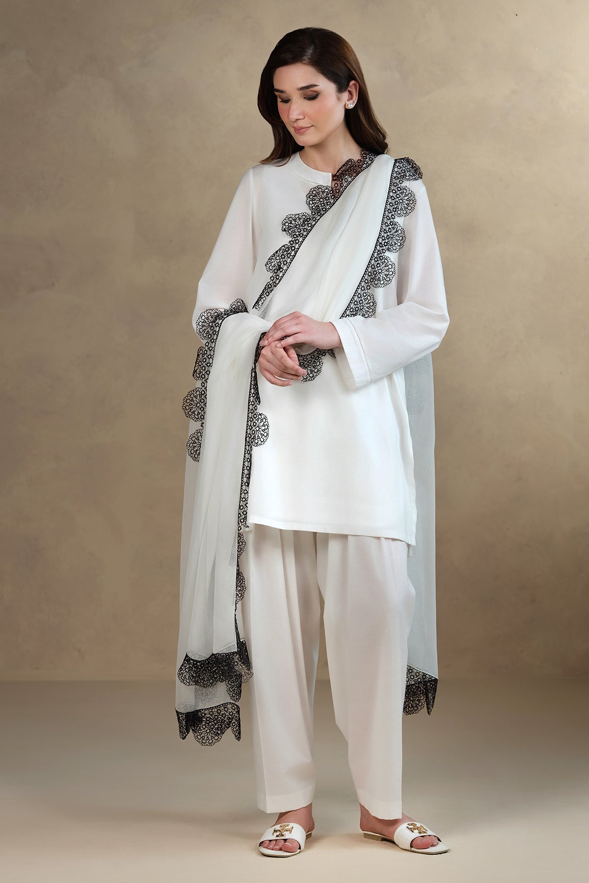 Embroidered Bamber Chiffon Dupatta - MC1811 - Shop Now at Kayseria