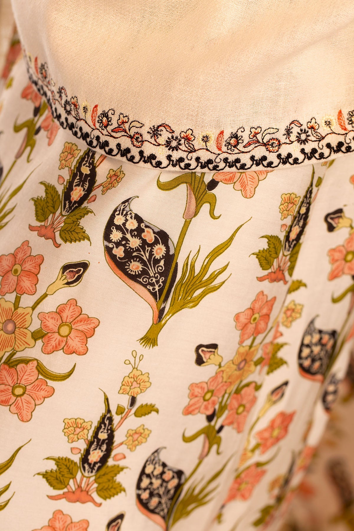 2 Piece - Printed Khadi Silk Suit - MC2109 - Shop Now at Kayseria