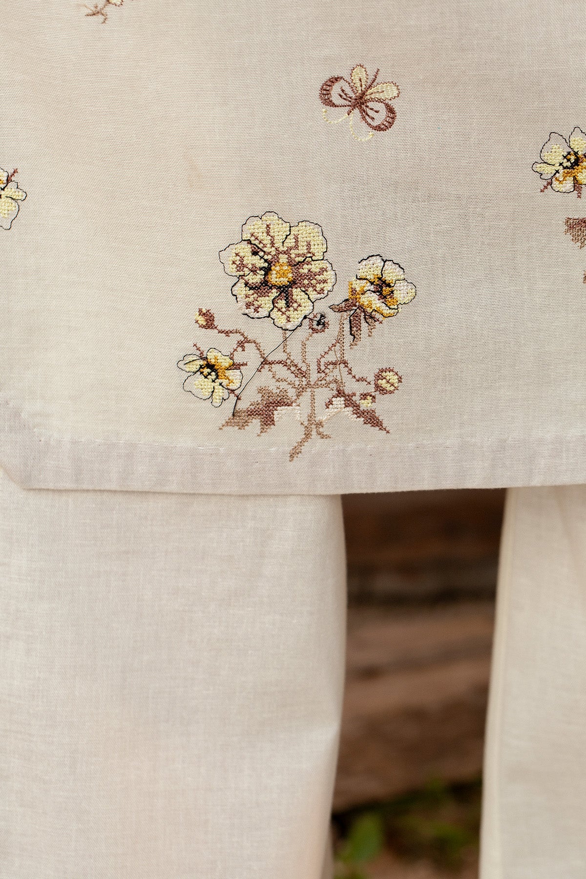 2 Piece - Embroidered Khaddar Suit - MC2112 - Shop Now at Kayseria