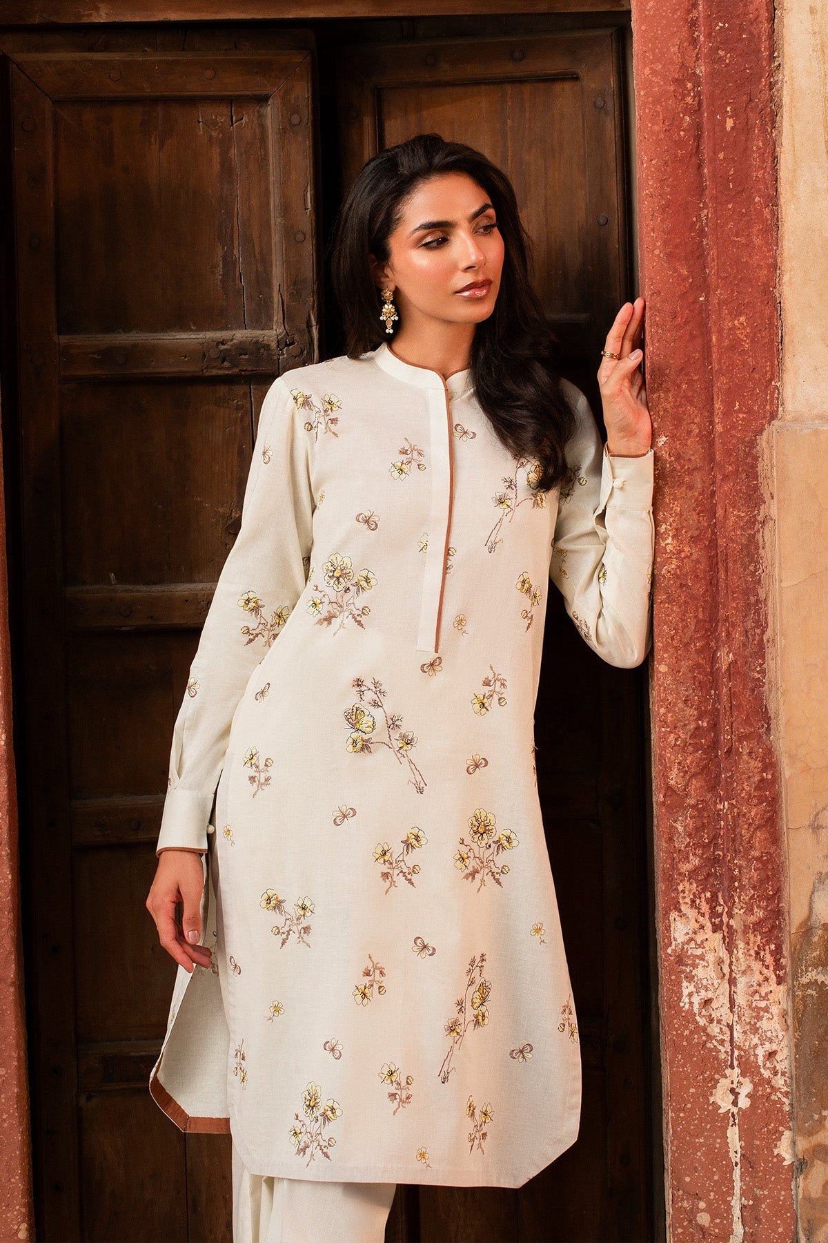 2 Piece - Embroidered Khaddar Suit - MC2112 - Shop Now at Kayseria