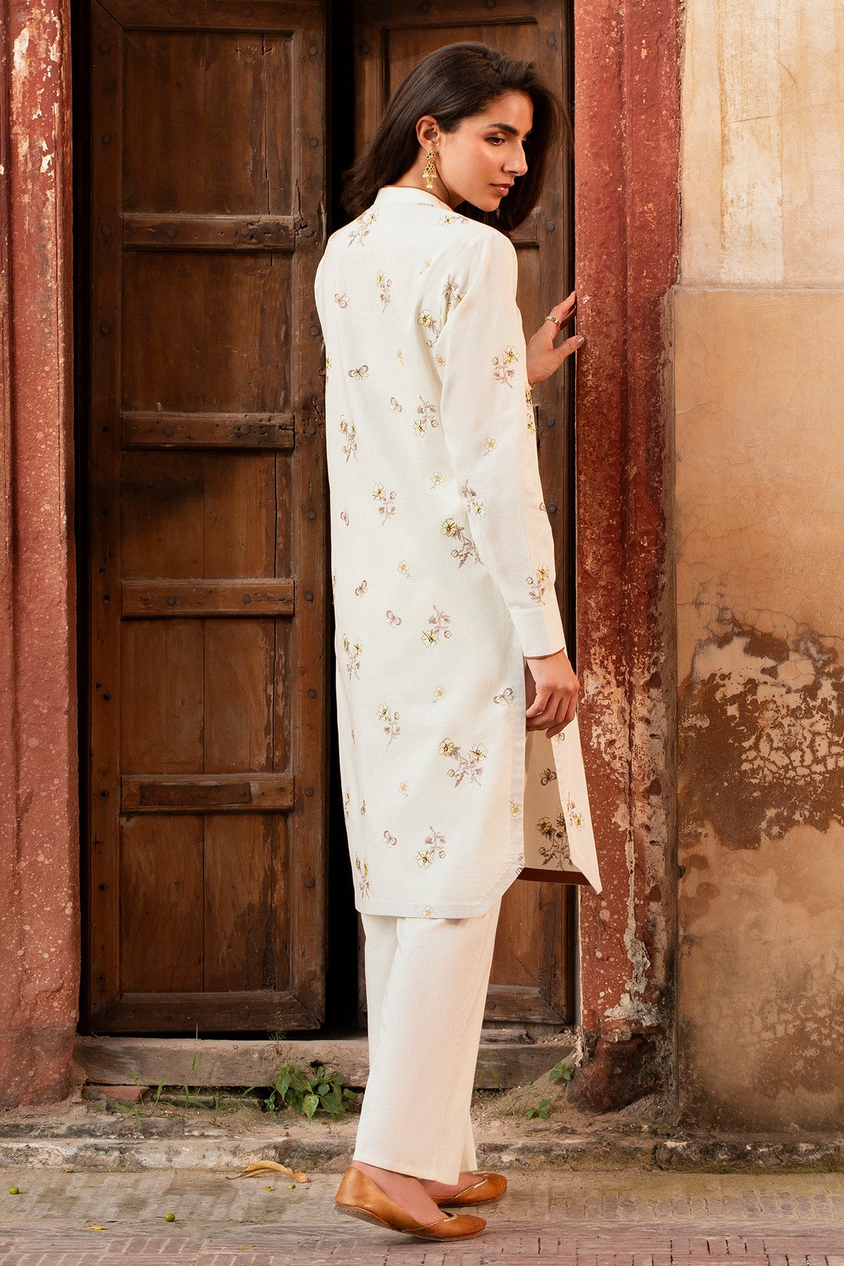 2 Piece - Embroidered Khaddar Suit - MC2112 - Shop Now at Kayseria
