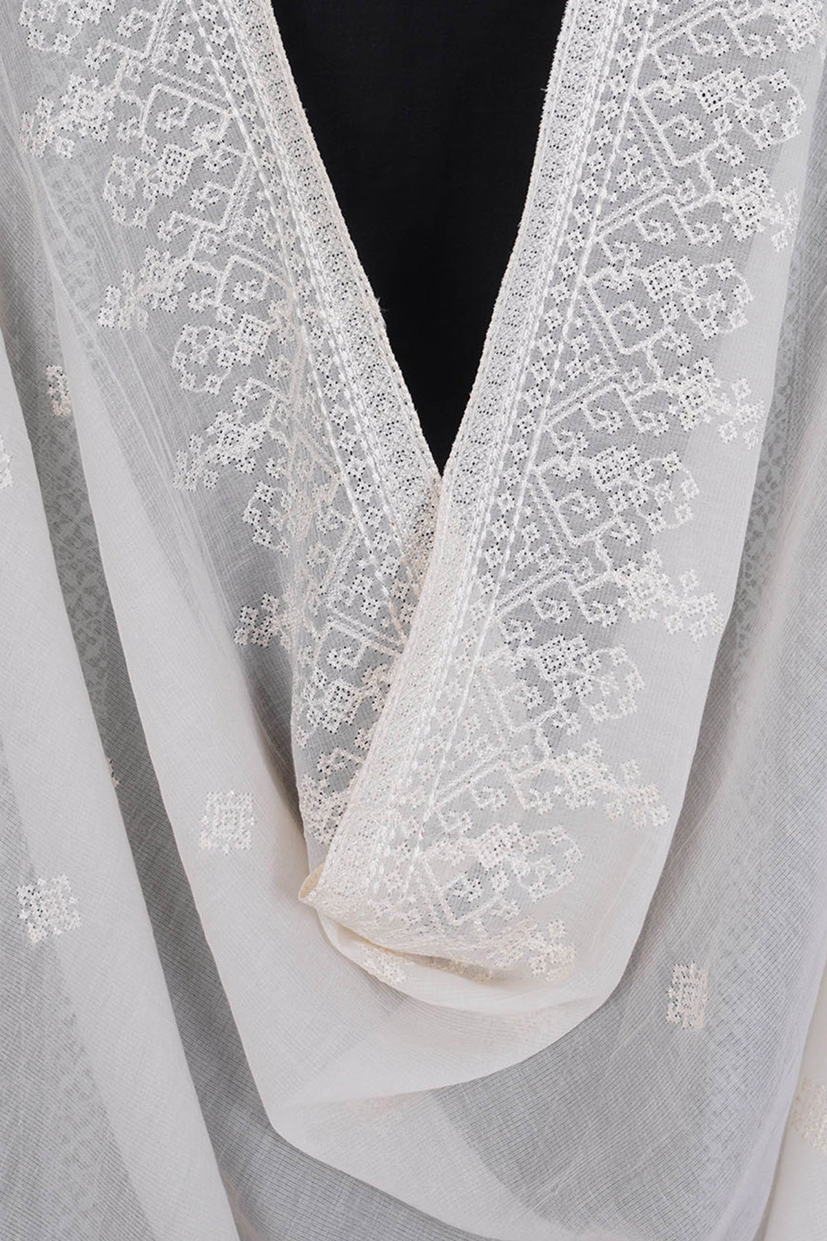 DHAKA MALMAL | EMBROIDERED