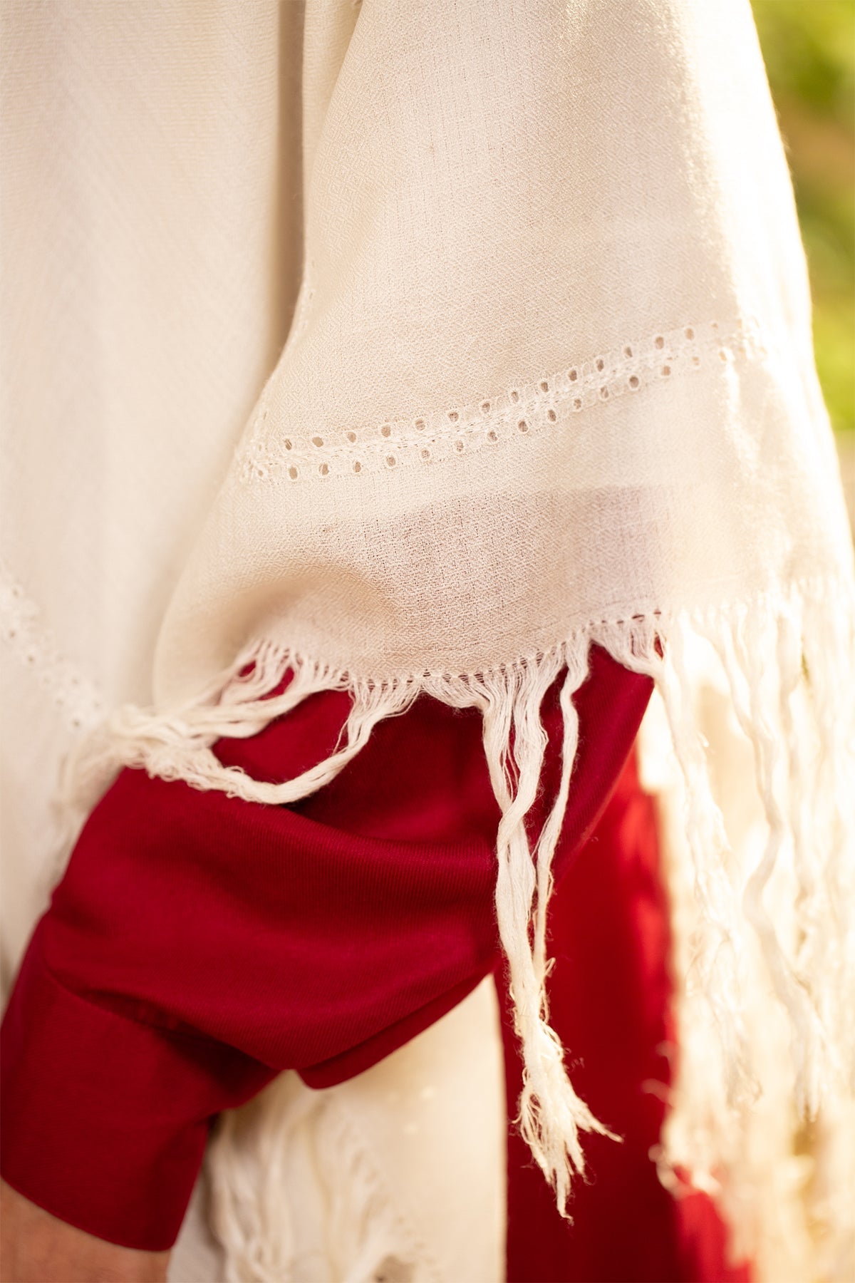 Embroidered Sawati Wool Stawler -MCP1520-1 - Shop Now at Kayseria