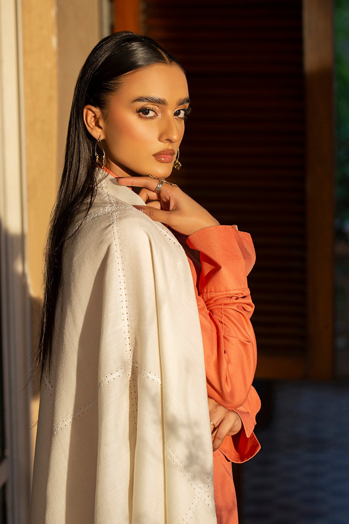 Embroidered Sawati Wool Stawler -MCP1520-1 - Shop Now at Kayseria
